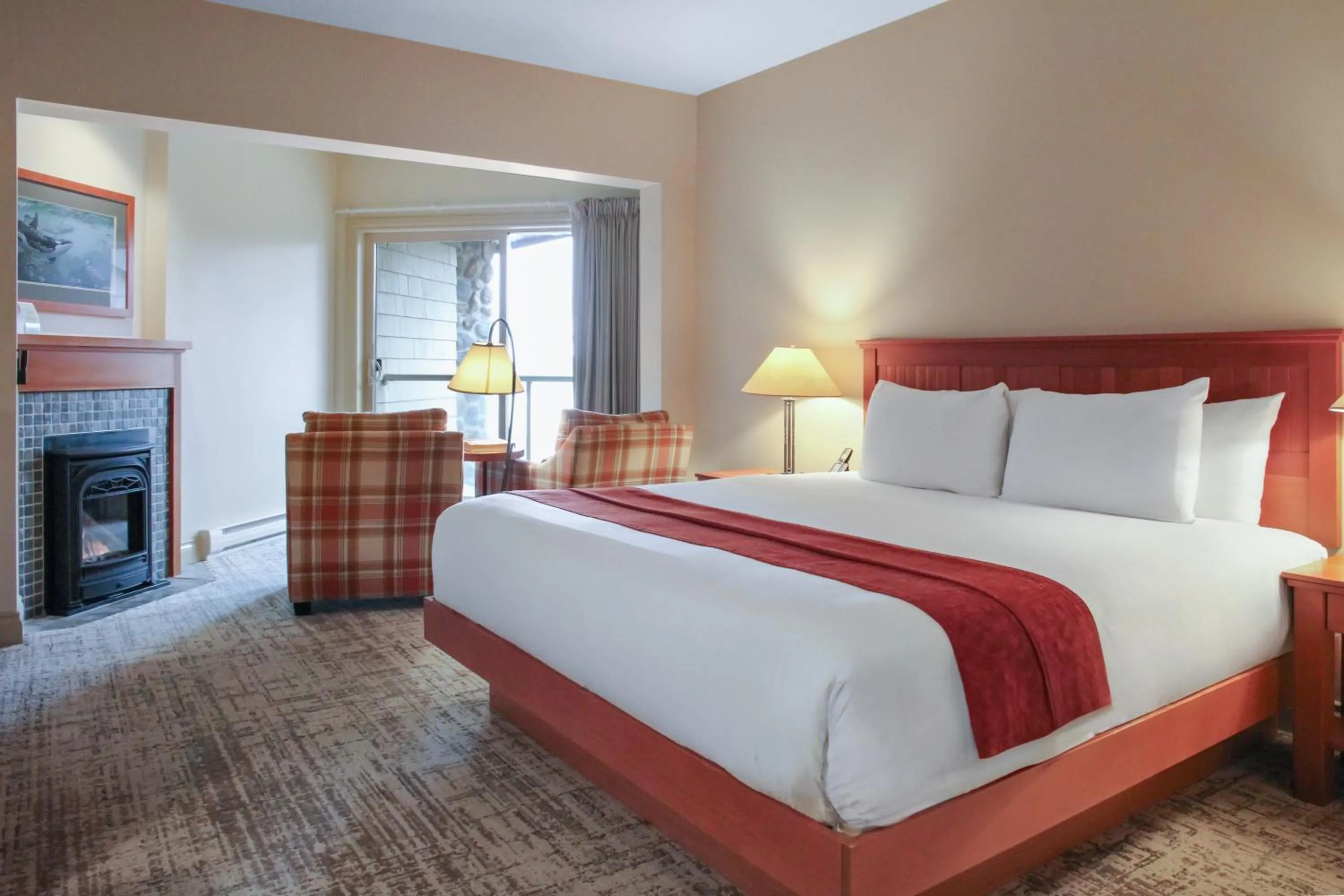 Bedroom, Bed in Long Beach Lodge Resort