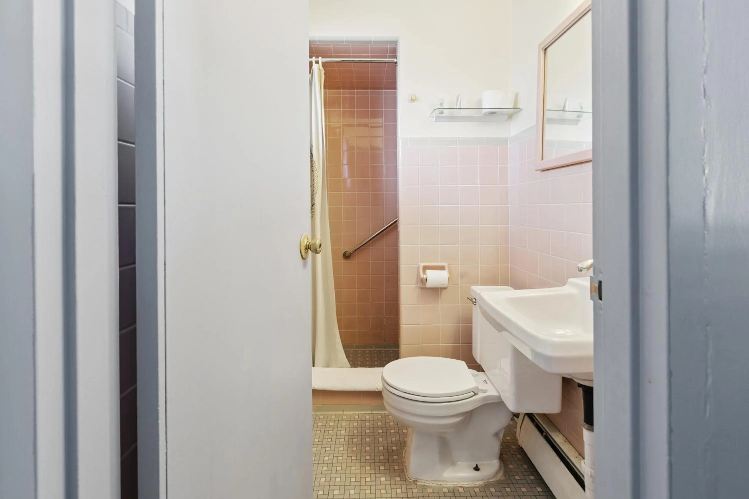 Bathroom in Heidelberg Motel by Capital O Bridgeport Frankenmuth I 75