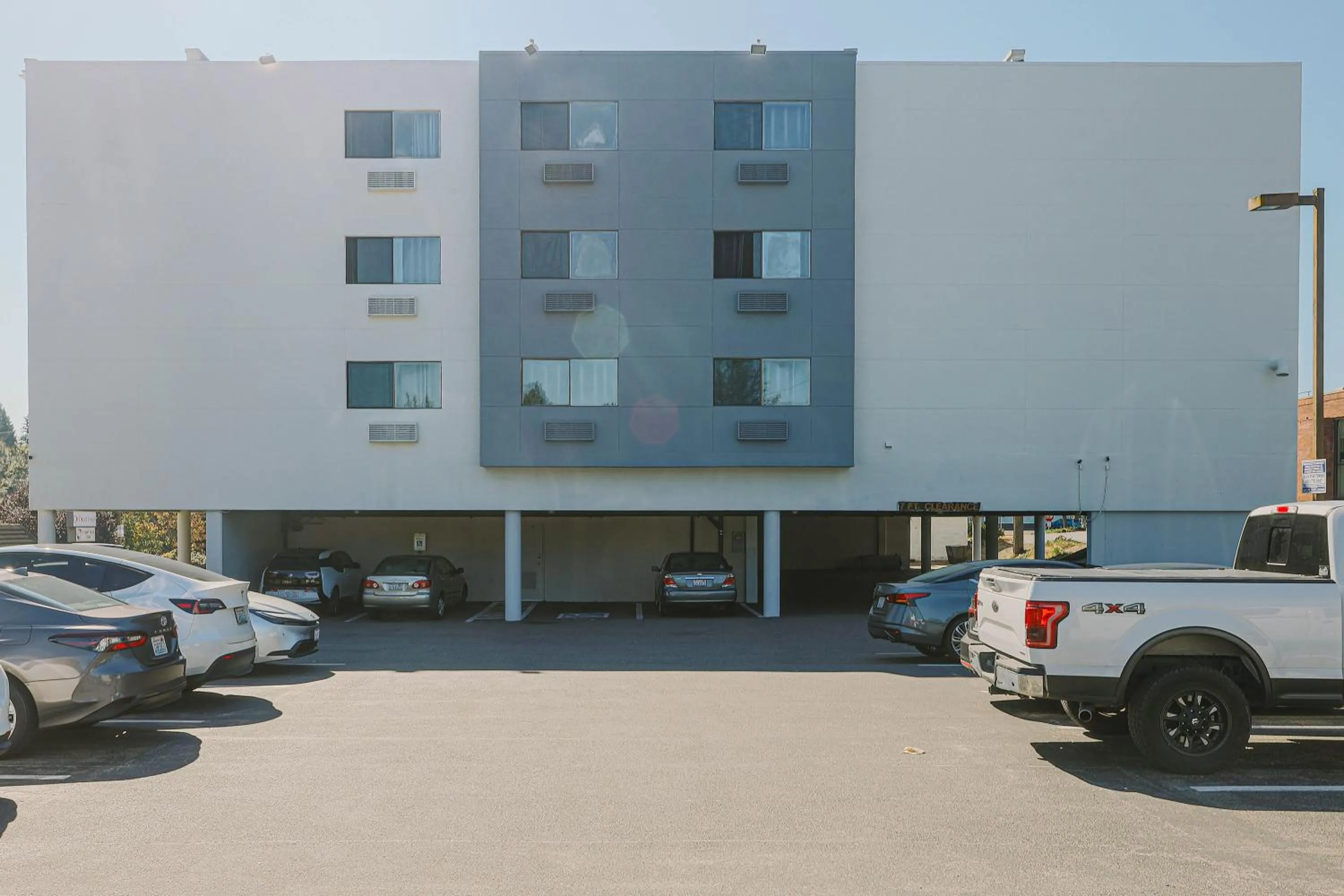 Parking in Hotel International