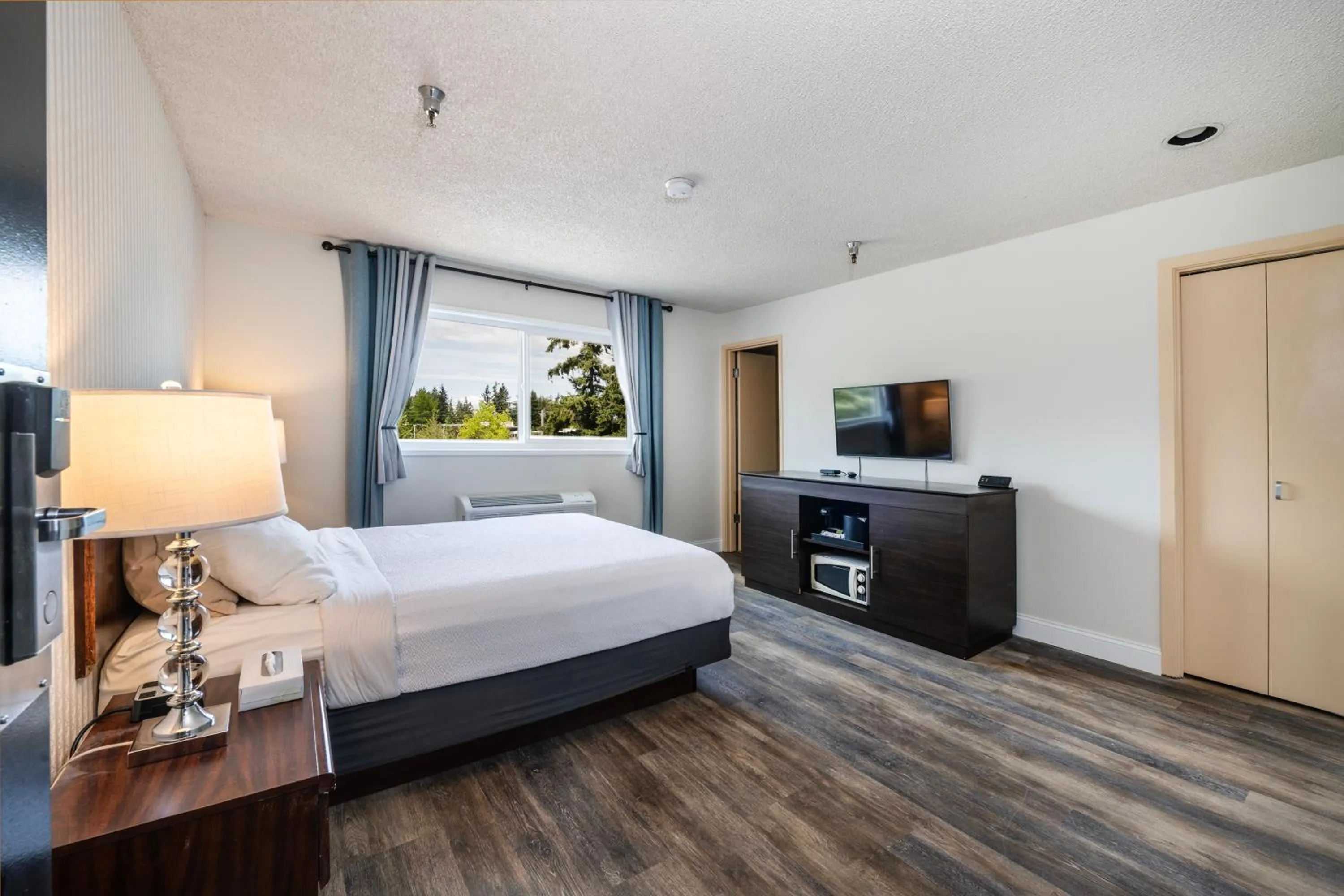 Queen Room in Hotel International