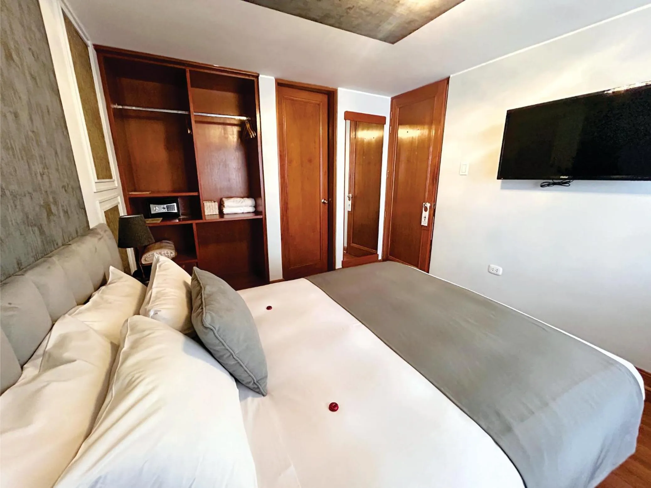 Bedroom, Bed in Hotel Fundador by Robles