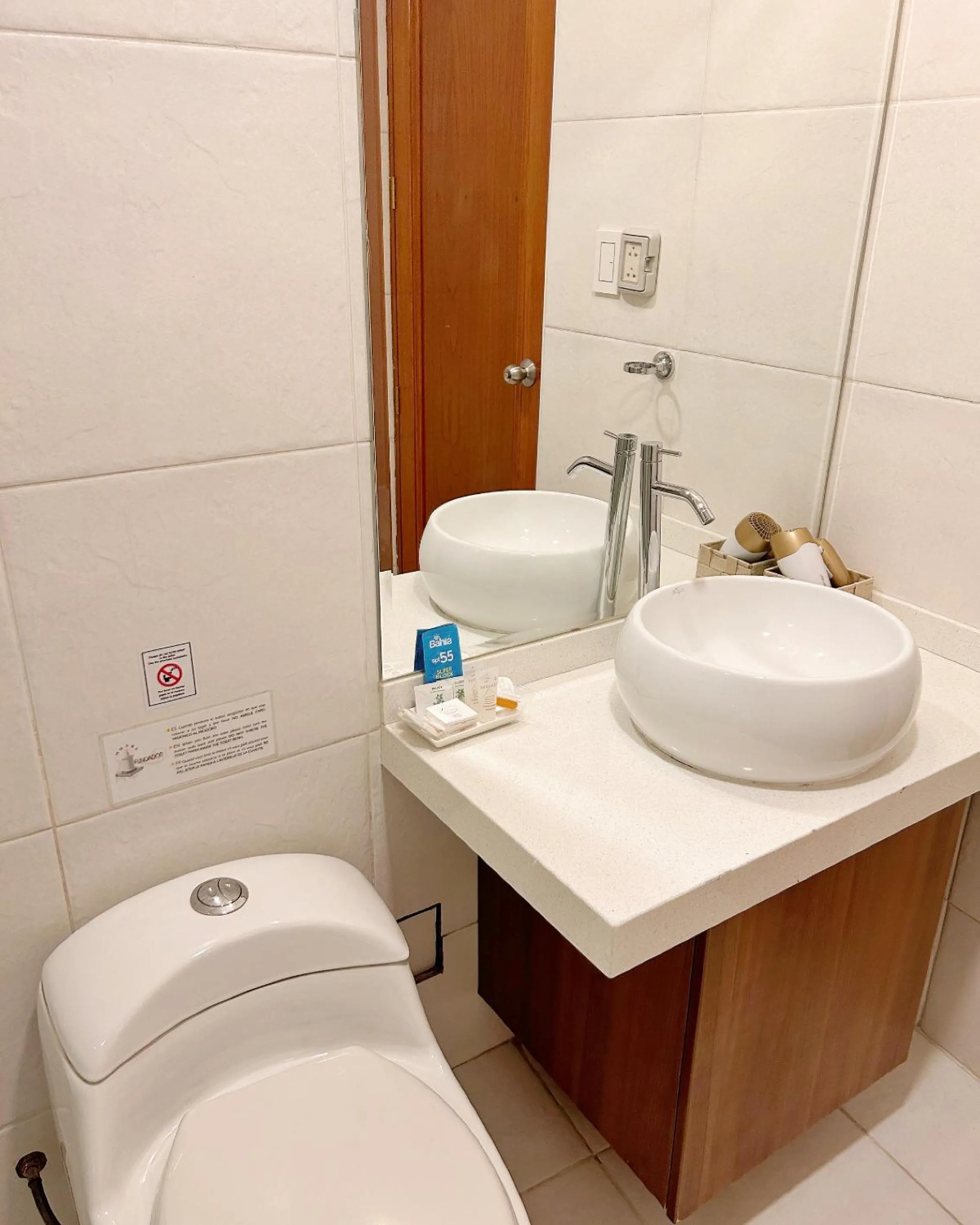 Bathroom in Hotel Fundador by Robles