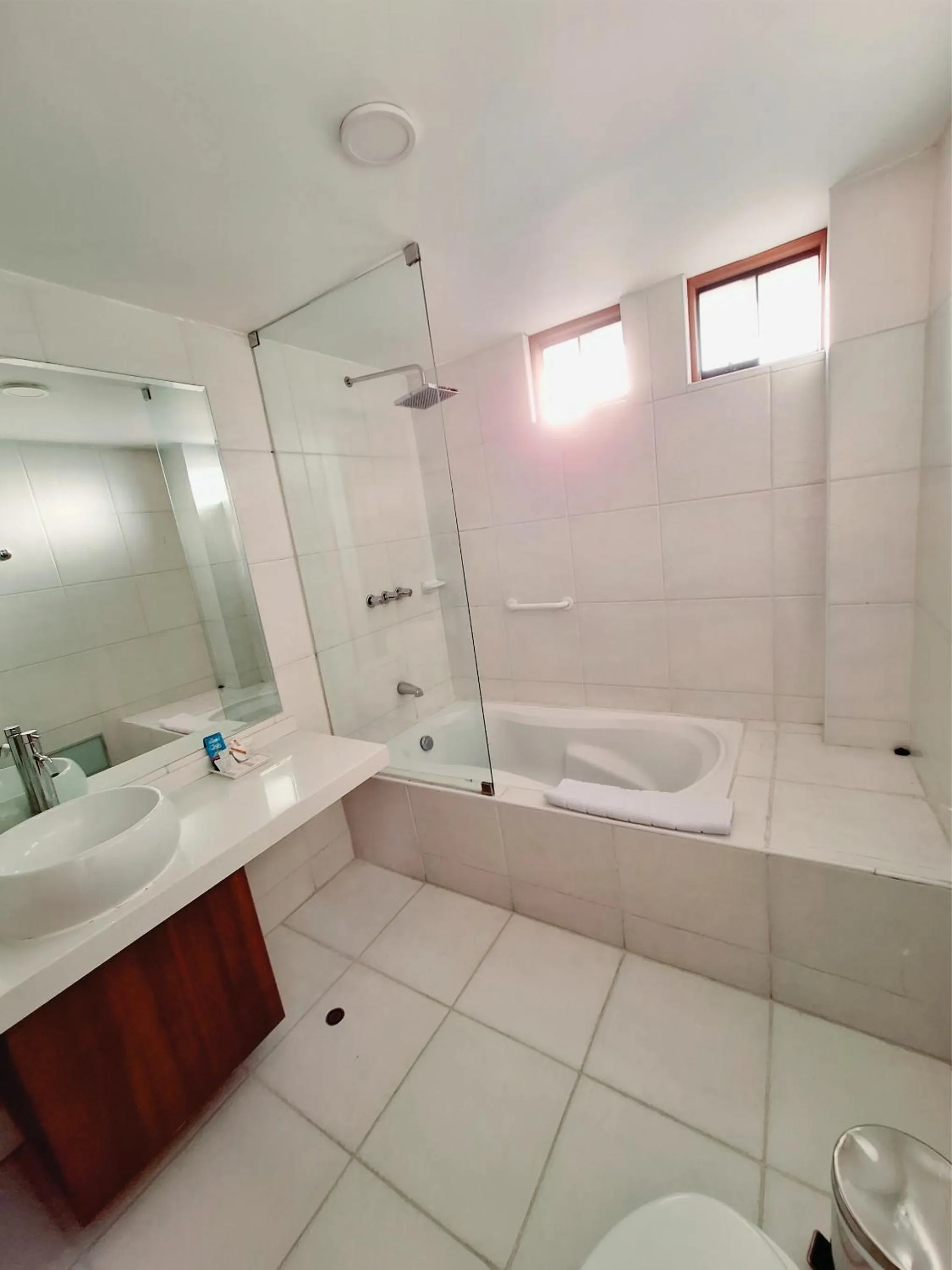 Bathroom in Hotel Fundador by Robles