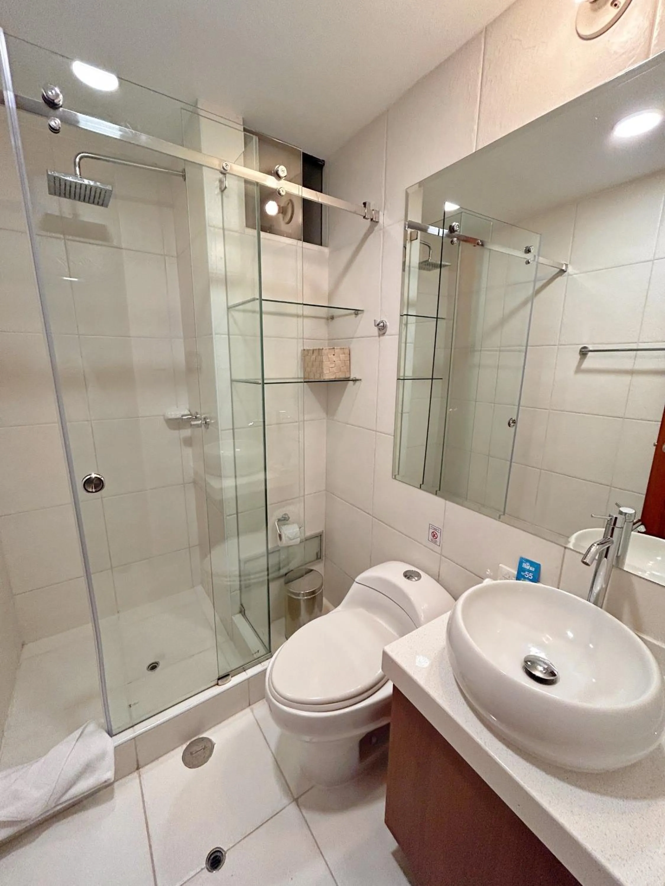 Bathroom in Hotel Fundador by Robles