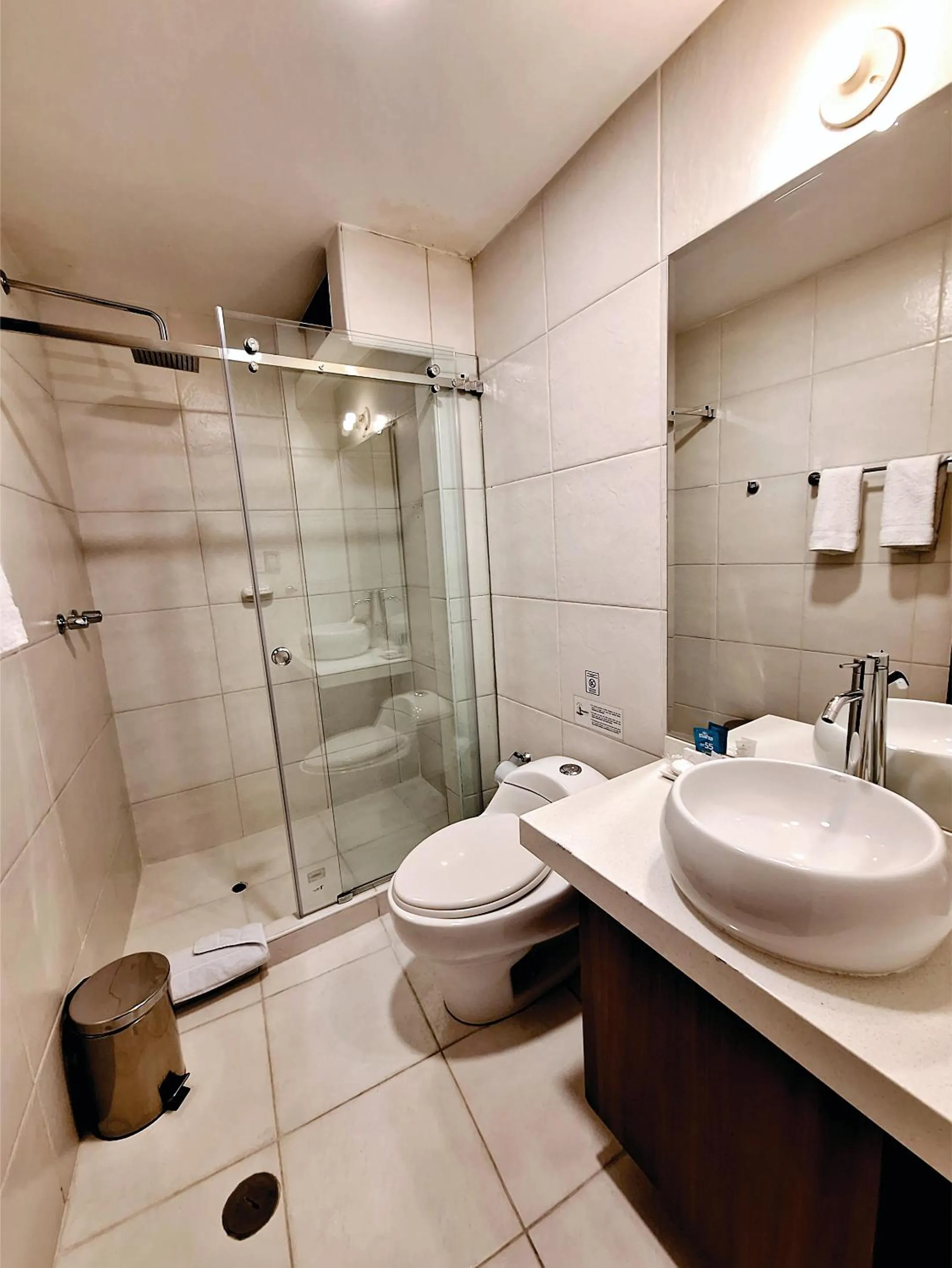 Bathroom in Hotel Fundador by Robles