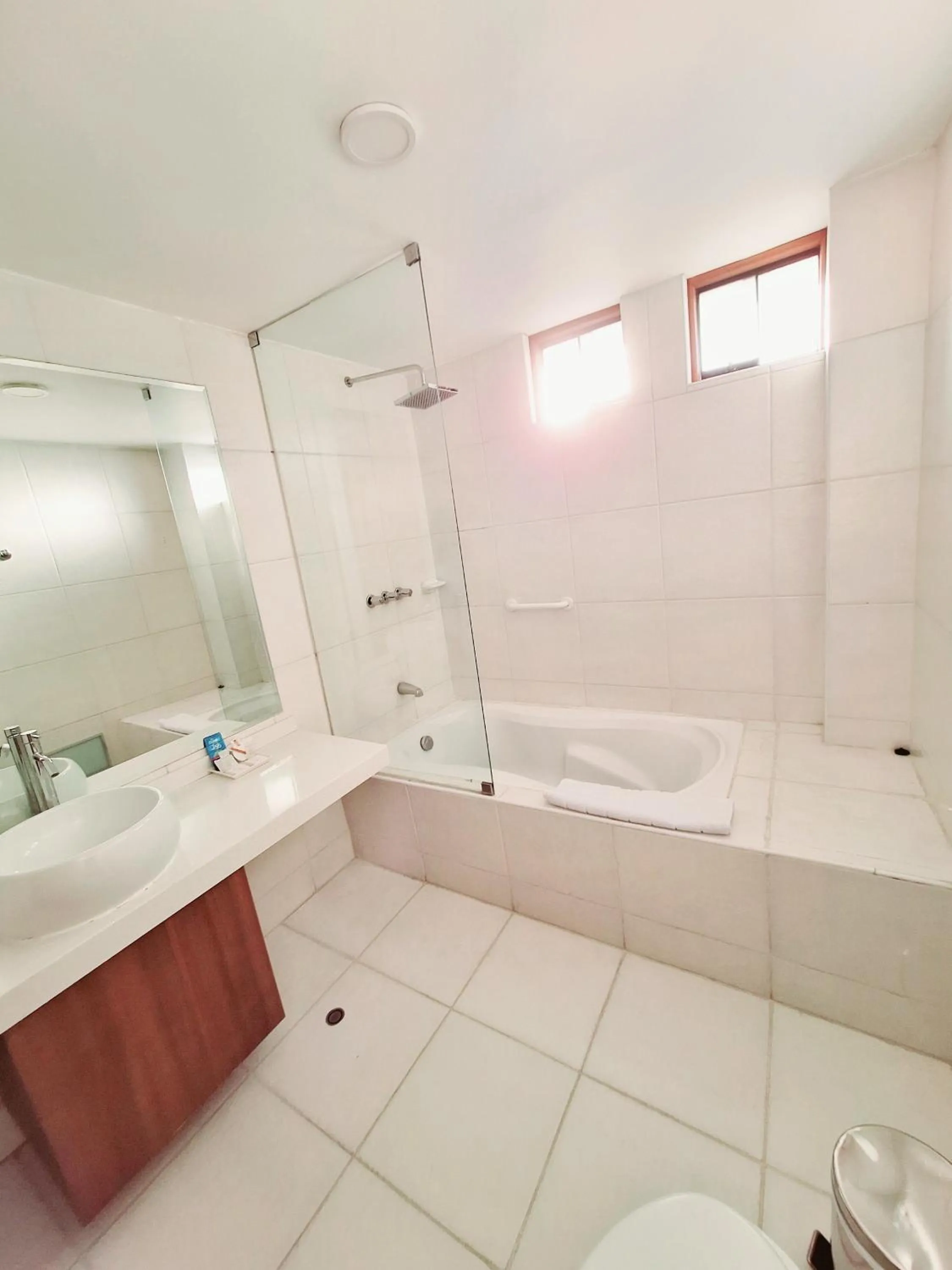 Bath in Hotel Fundador by Robles