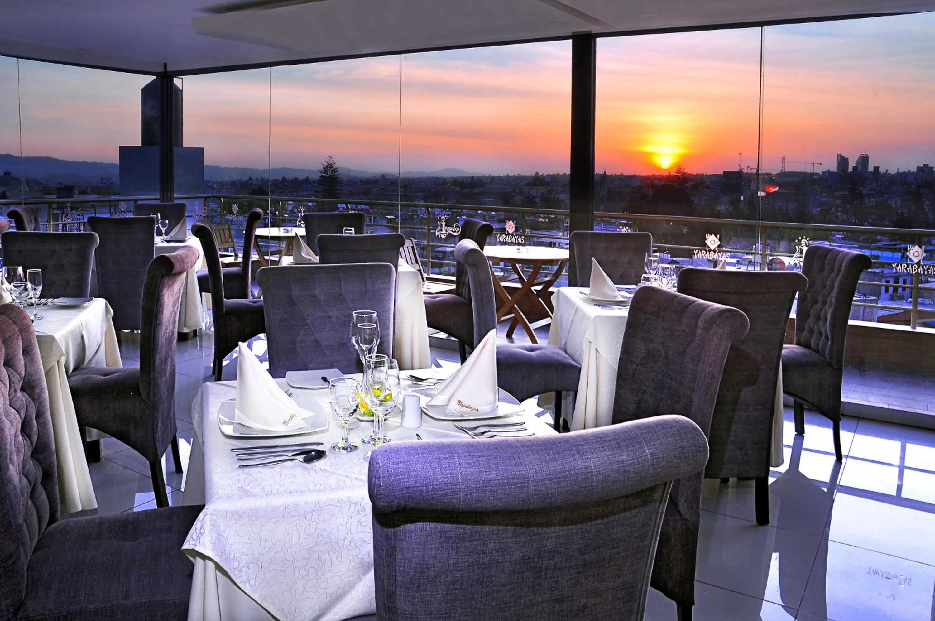 Restaurant/places to eat in Hotel Fundador by Robles