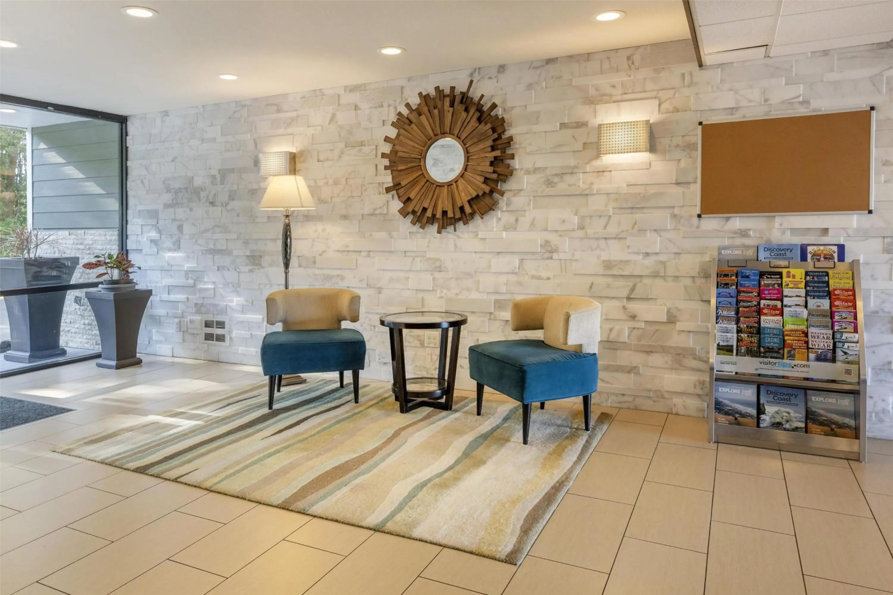 Lobby or reception in Best Western Long Beach Inn