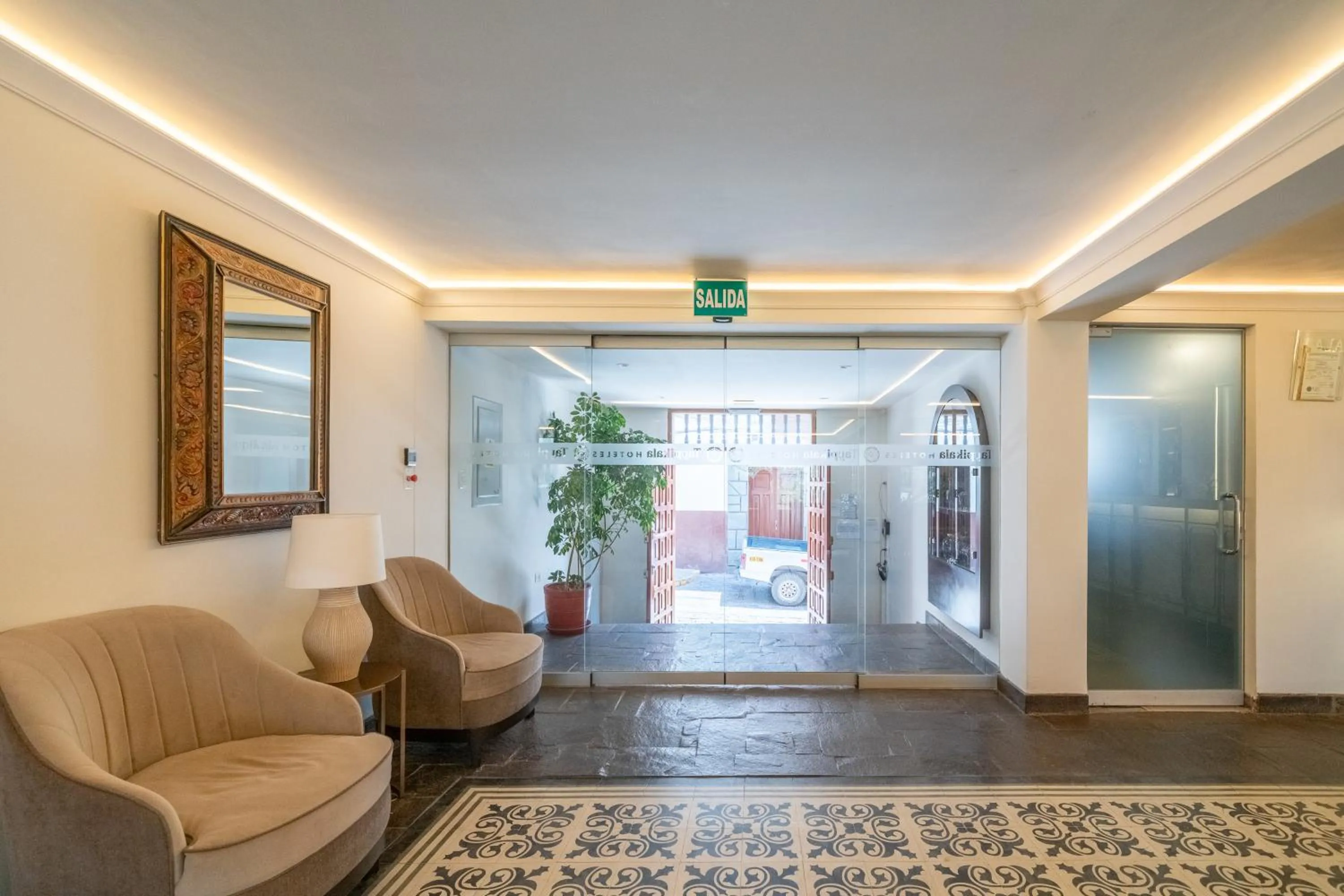 Lobby or reception in Taypikala Hotel Cusco