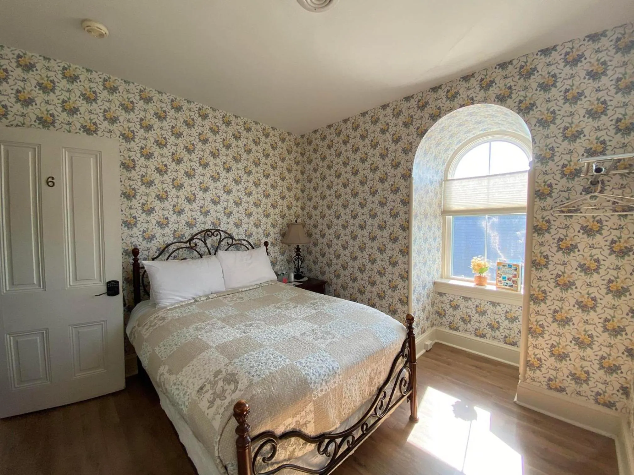 Bed in Greystone Manor Bed & Breakfast