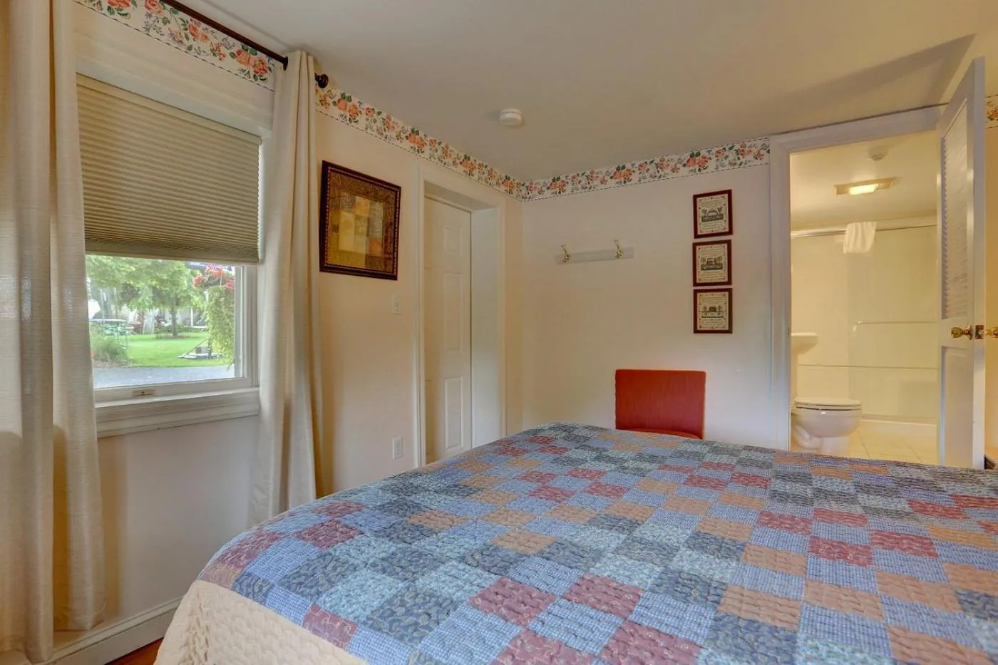 Bed in Greystone Manor Bed & Breakfast