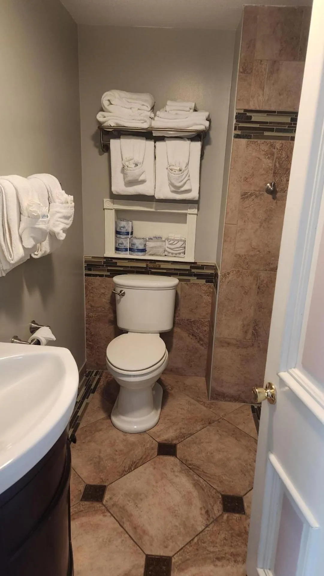 Bathroom in Greystone Manor Bed & Breakfast