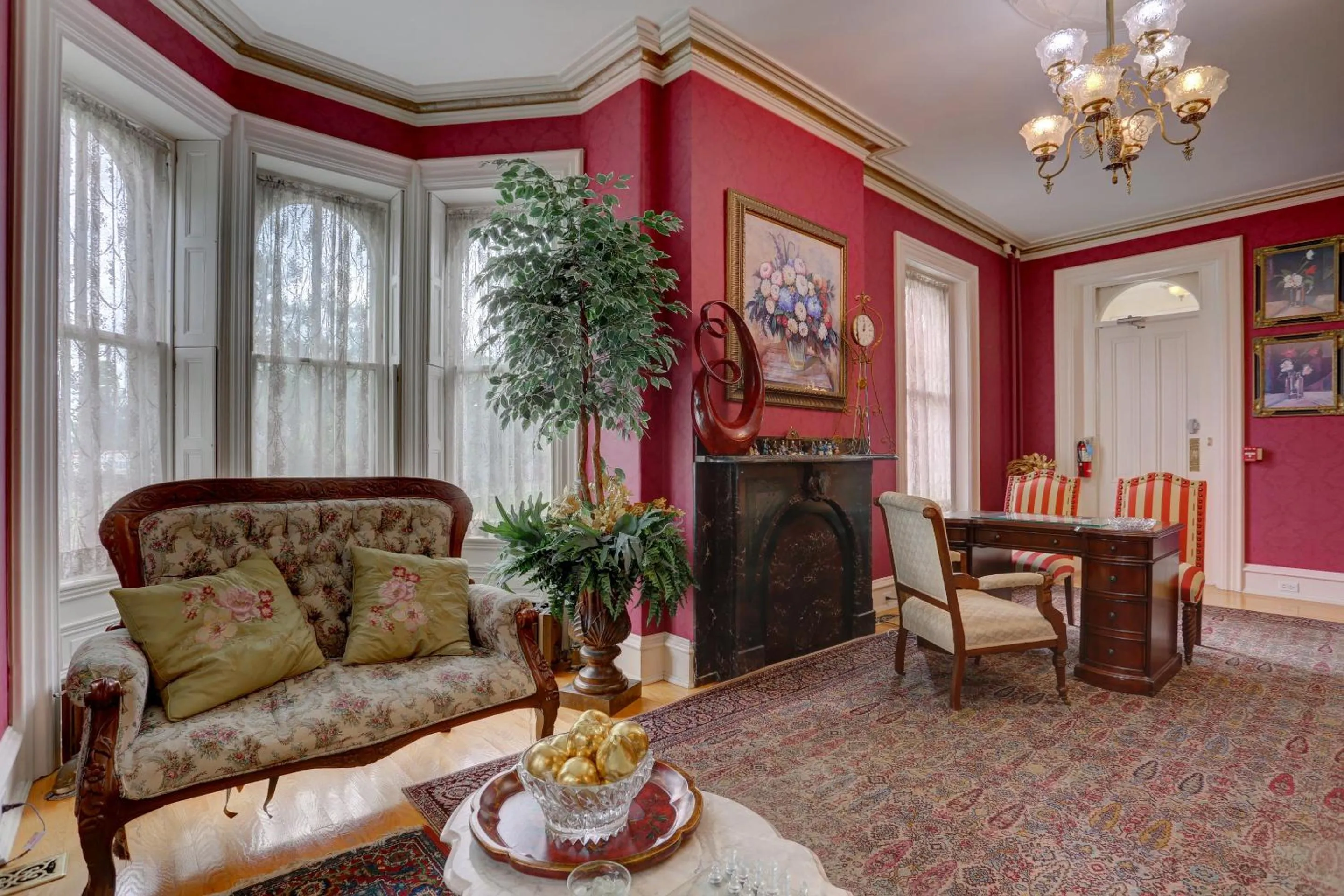 Living room in Greystone Manor Bed & Breakfast