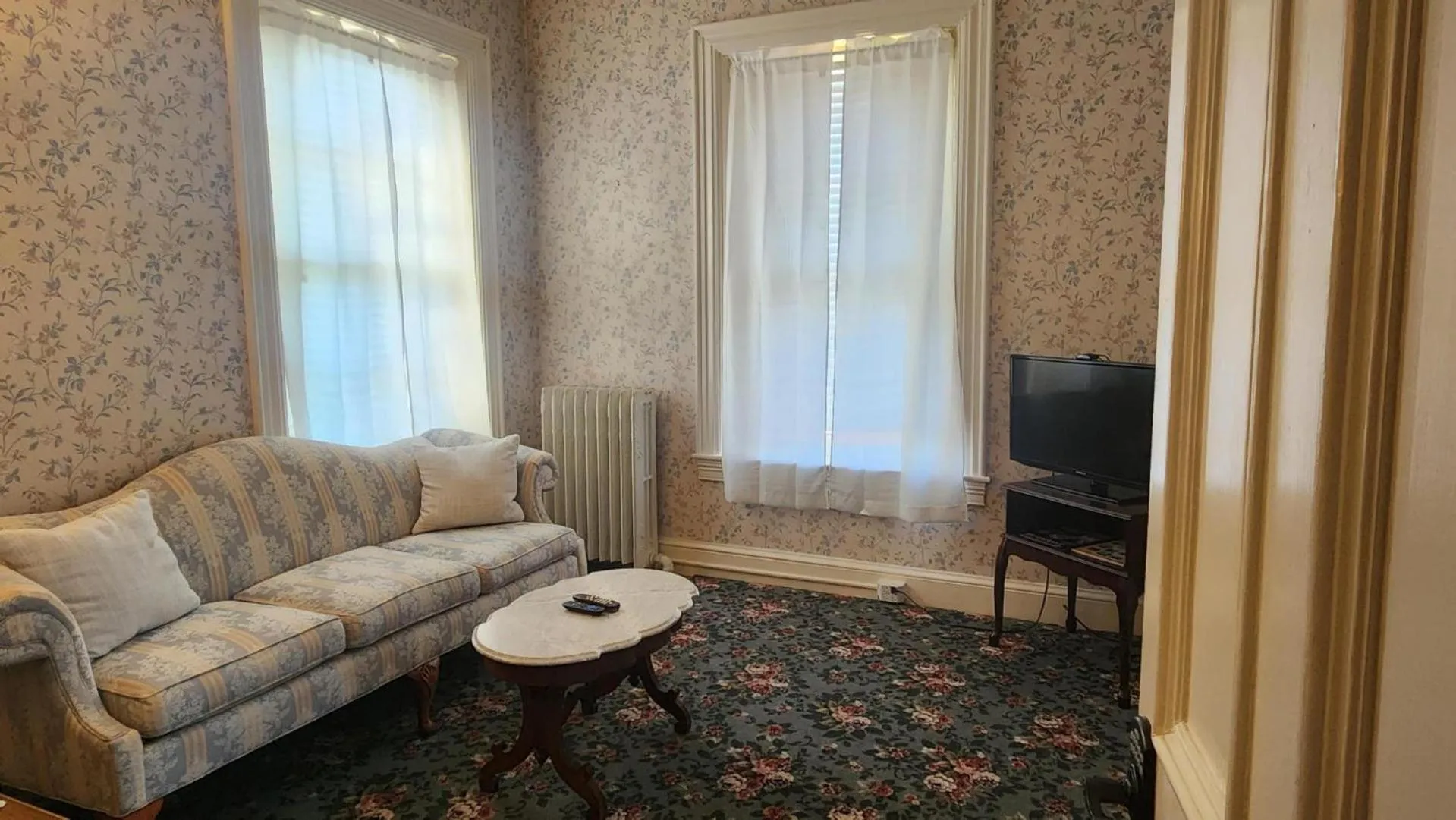 Seating area in Greystone Manor Bed & Breakfast