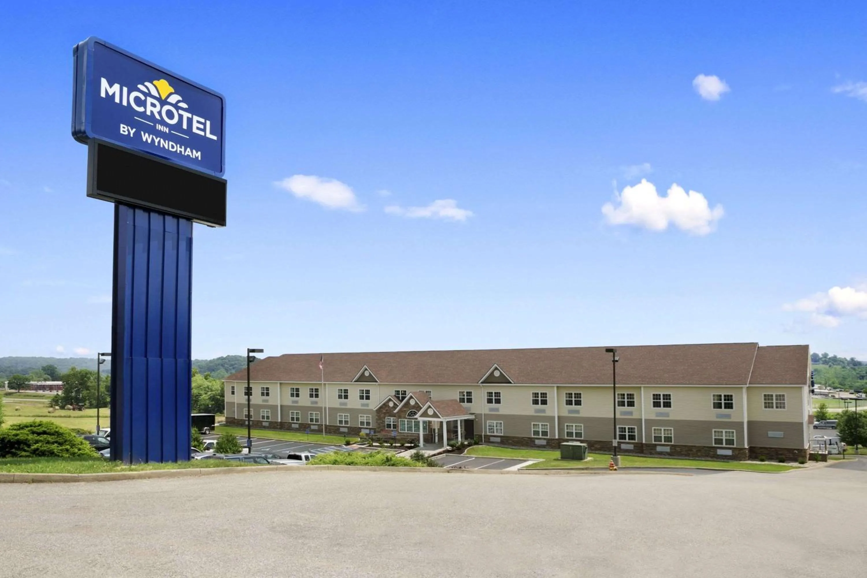 Property building in Microtel Inn & Suites By Wyndham Mineral Wells/Parkersburg