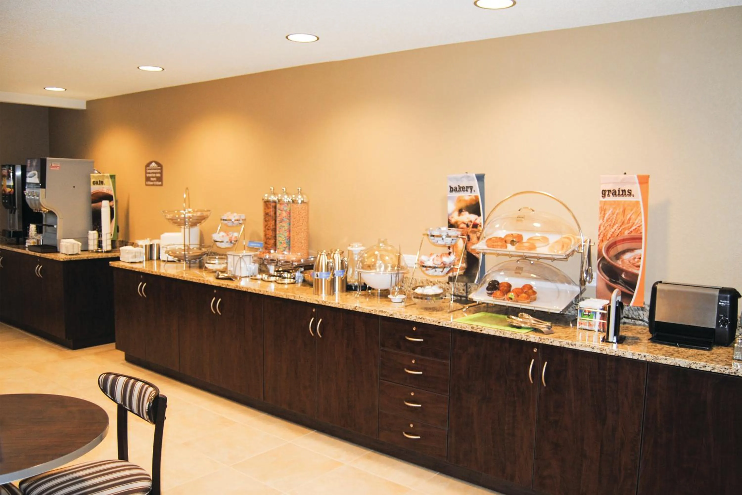 Microtel Inn & Suites By Wyndham Mineral Wells/Parkersburg