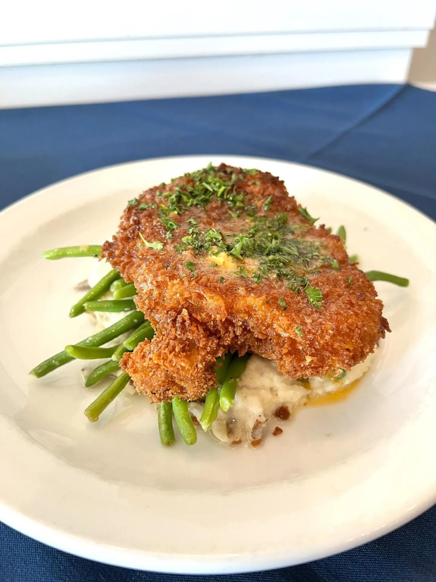 Restaurant/places to eat in Historic Boone Tavern