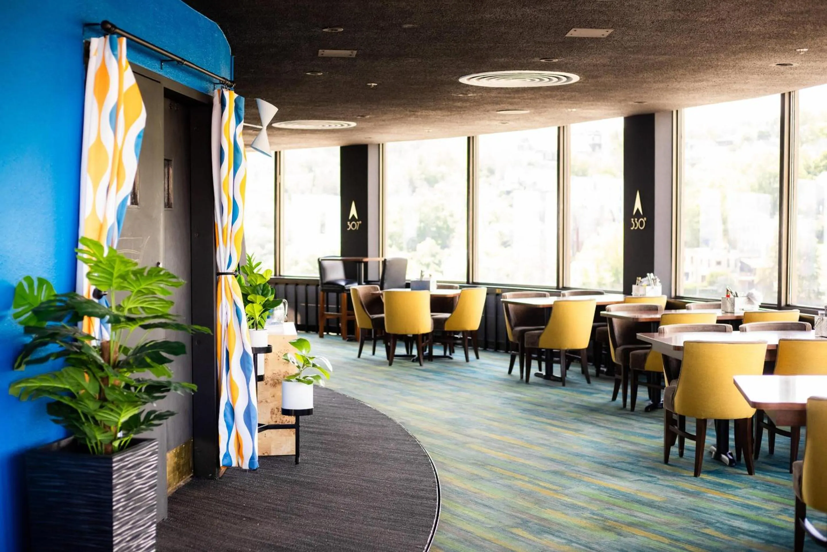 Lobby or reception in Radisson Hotel Duluth-Harborview