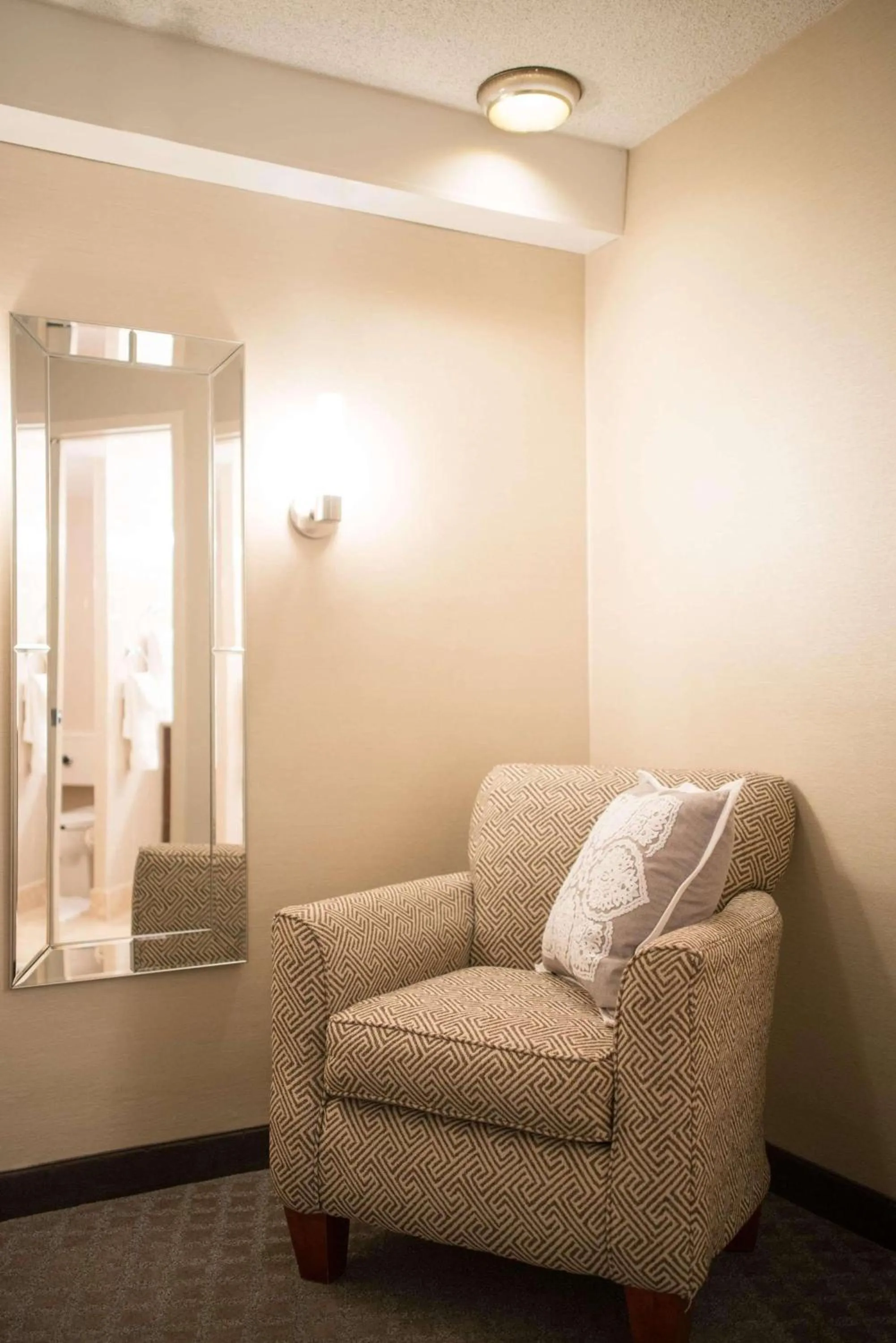 Bedroom in Radisson Hotel Duluth-Harborview