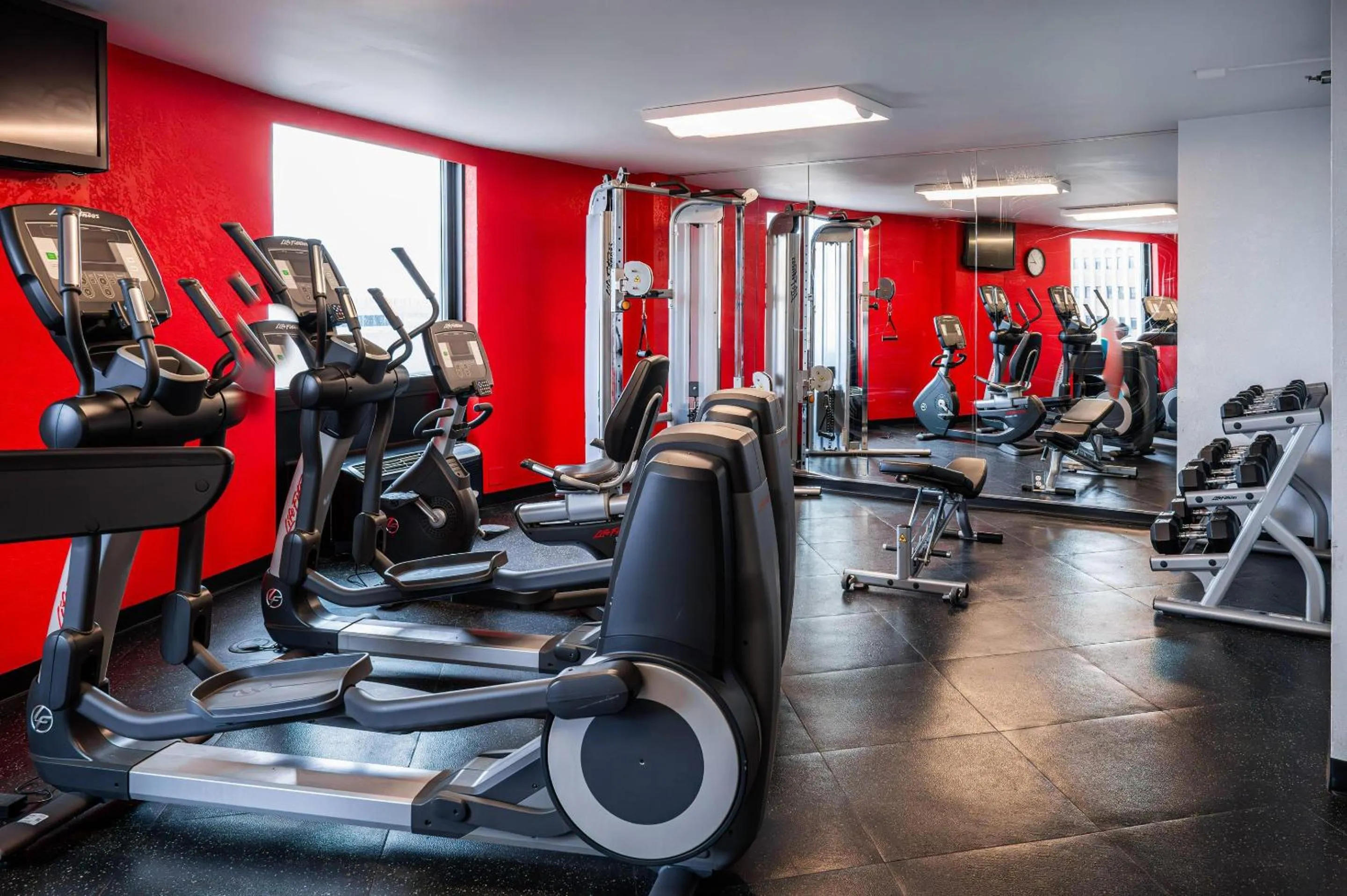 Fitness centre/facilities in Radisson Hotel Duluth-Harborview