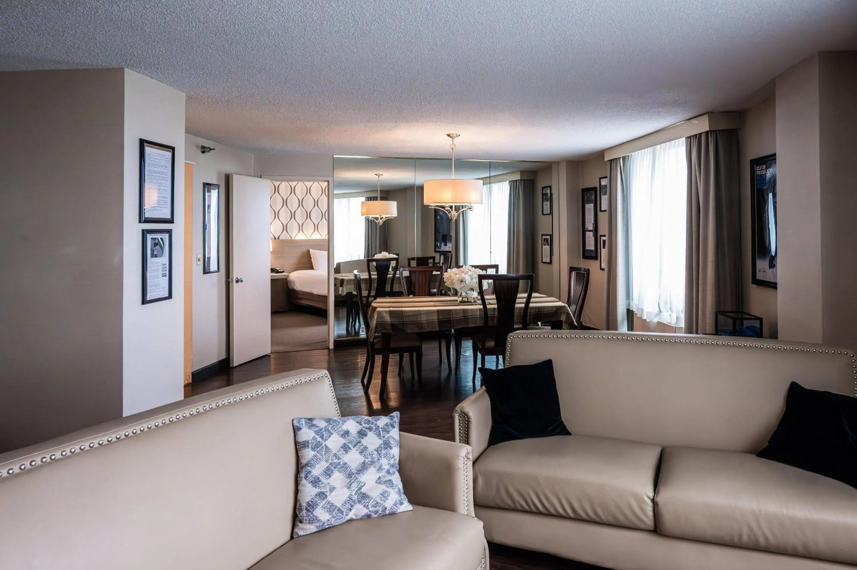 Bedroom in Radisson Hotel Duluth-Harborview