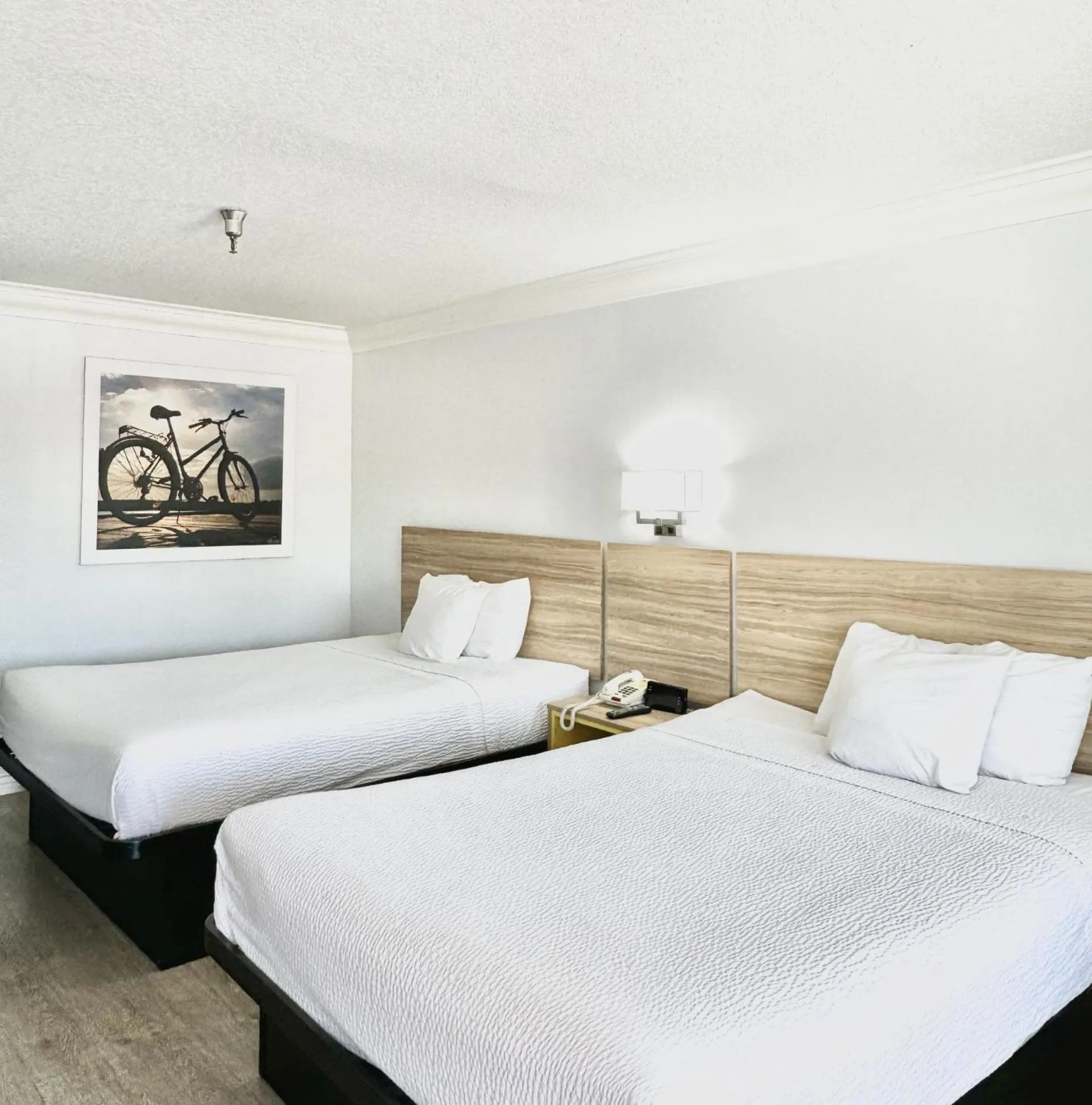 Queen Room with Two Queen Beds - Non-Smoking in Days Inn by Wyndham Near City Of Hope