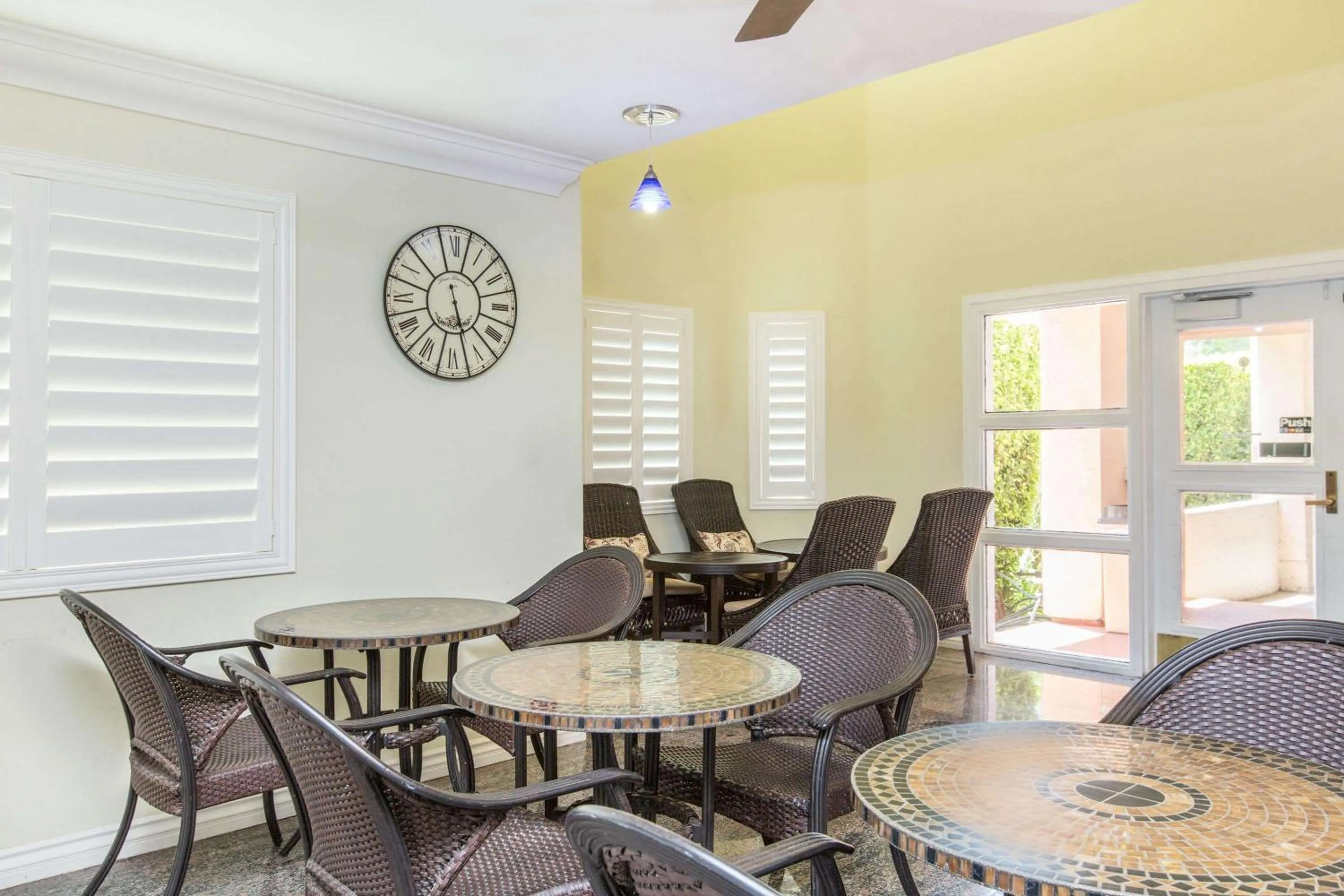 Lobby or reception in Days Inn by Wyndham Near City Of Hope