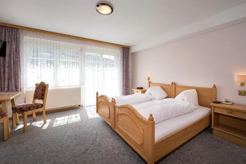 Bedroom, Bed in Hotel Restaurant Krone