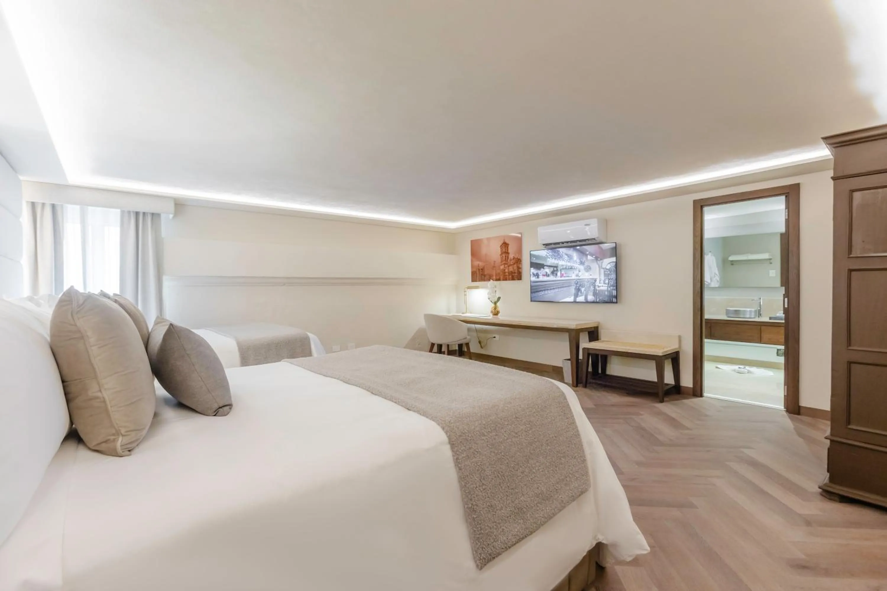 TV and multimedia, Bed in Quinta Real Puebla