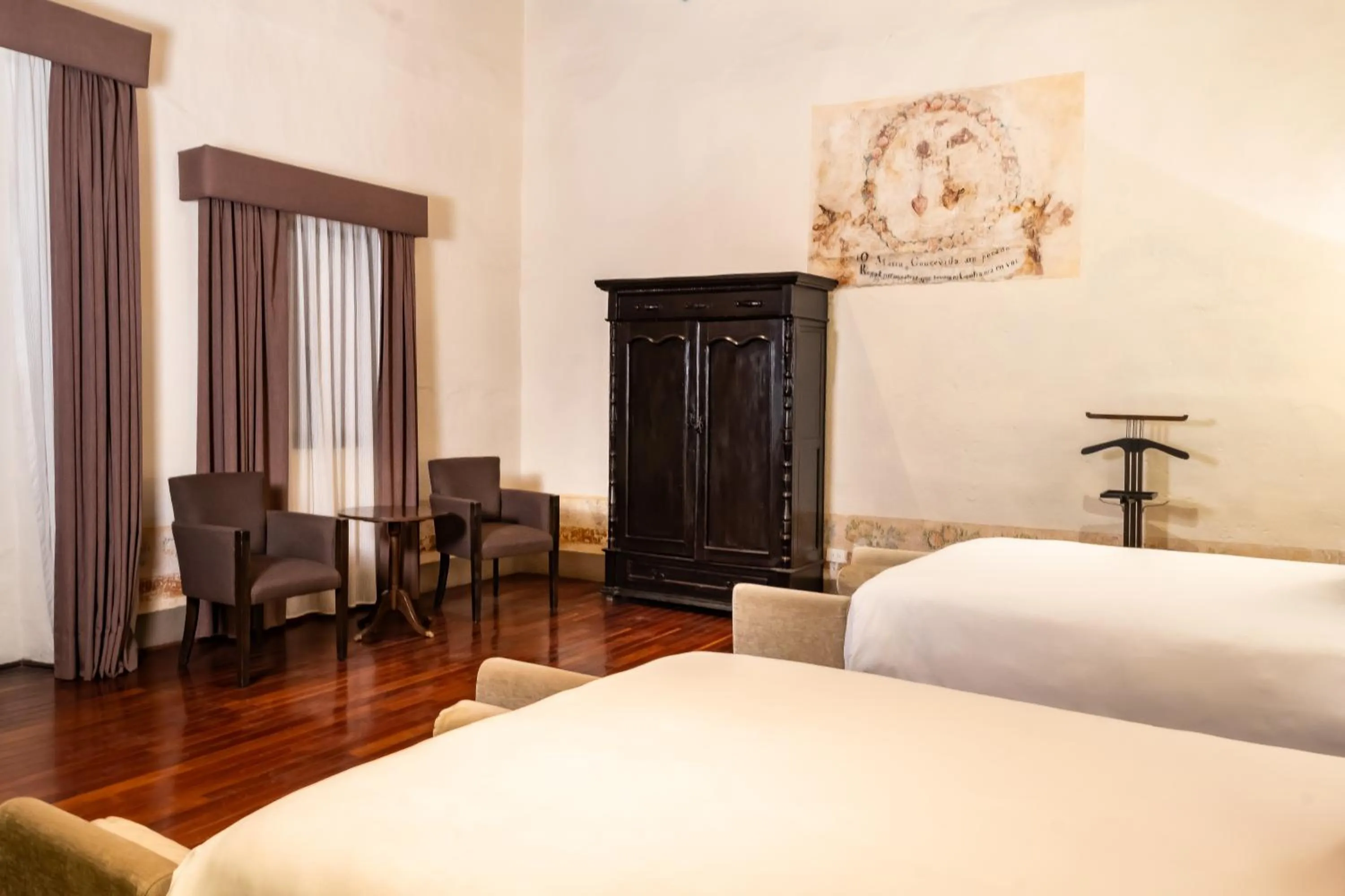 wardrobe, Bed in Quinta Real Puebla