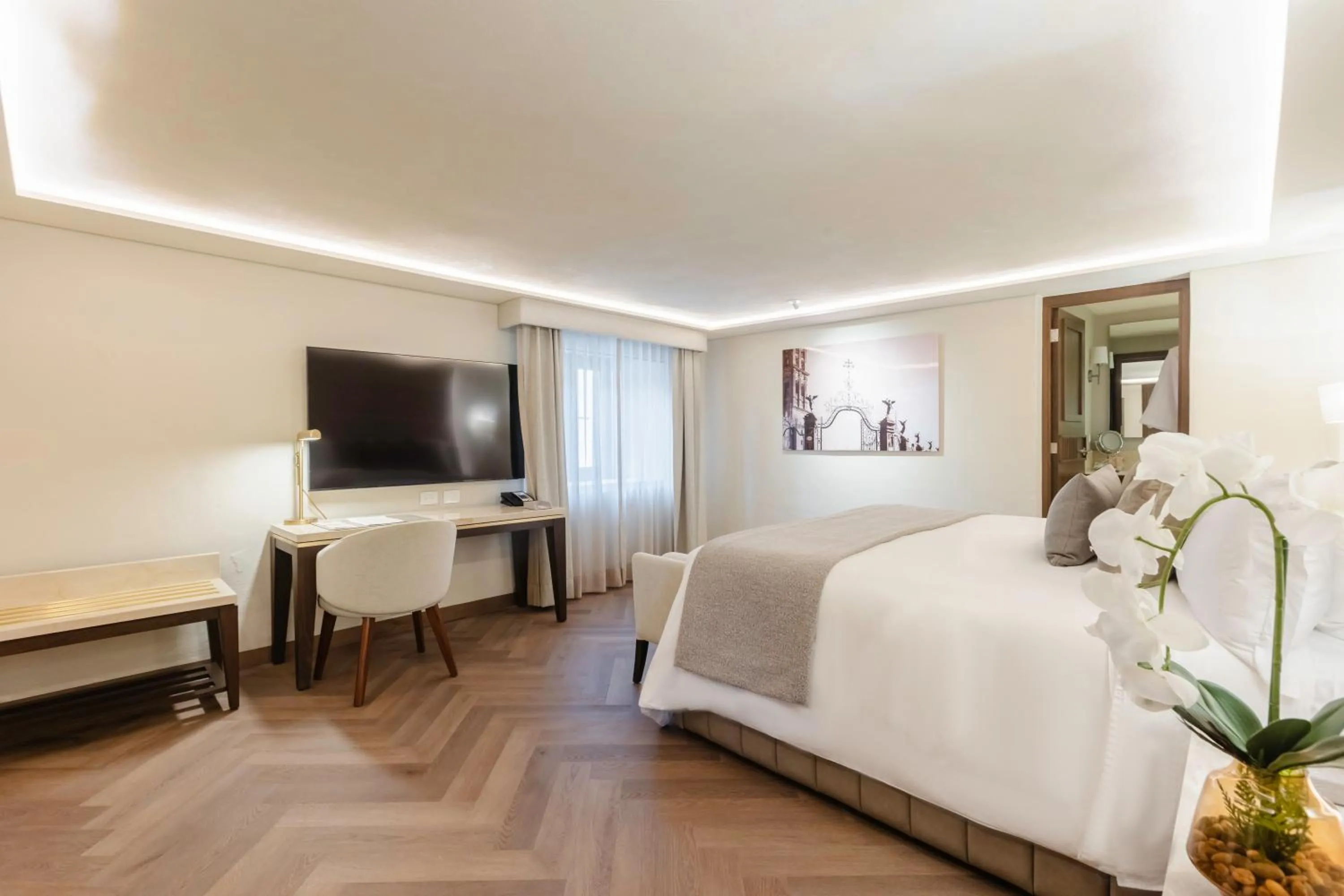 TV and multimedia, Bed in Quinta Real Puebla