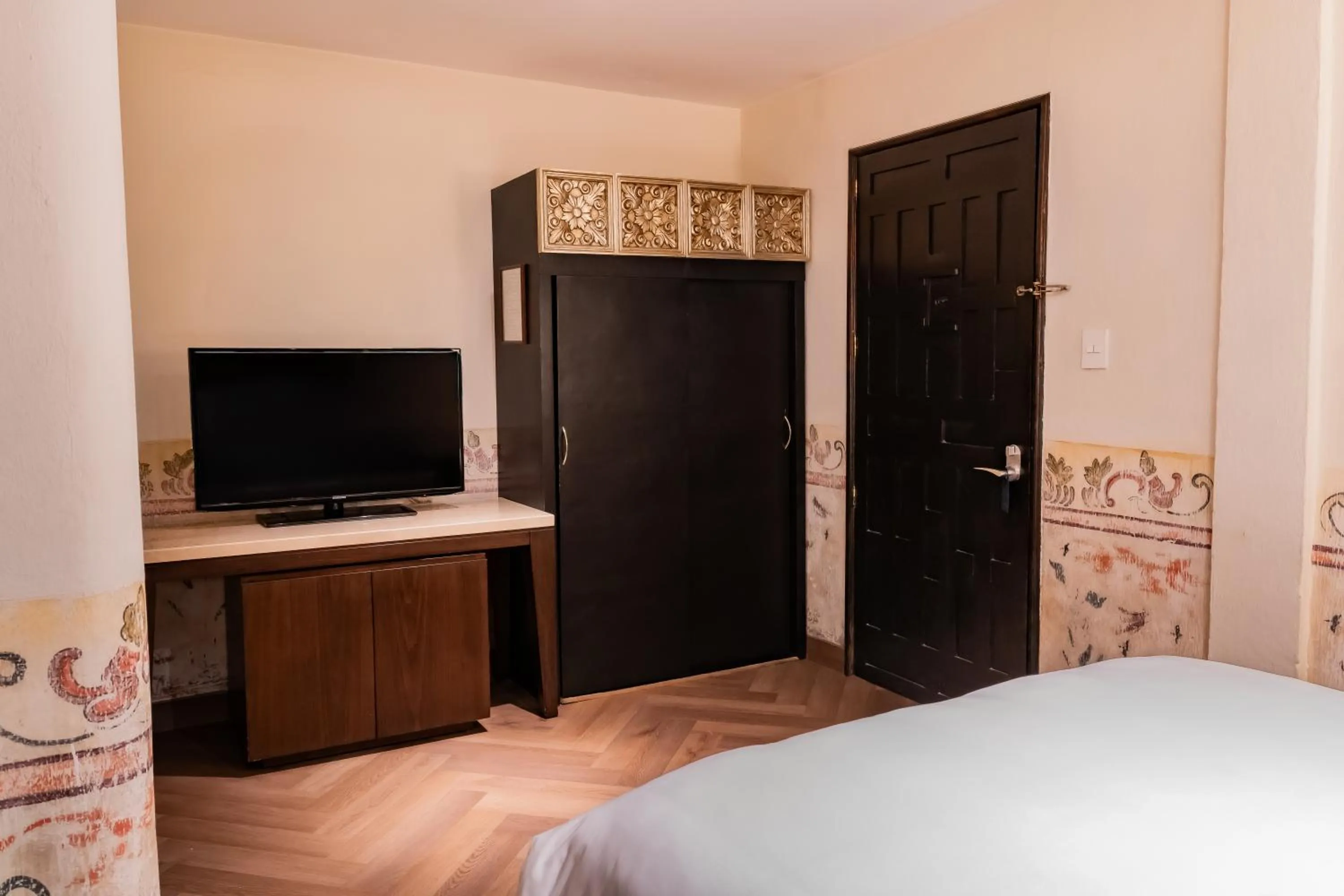 TV and multimedia, Bed in Quinta Real Puebla