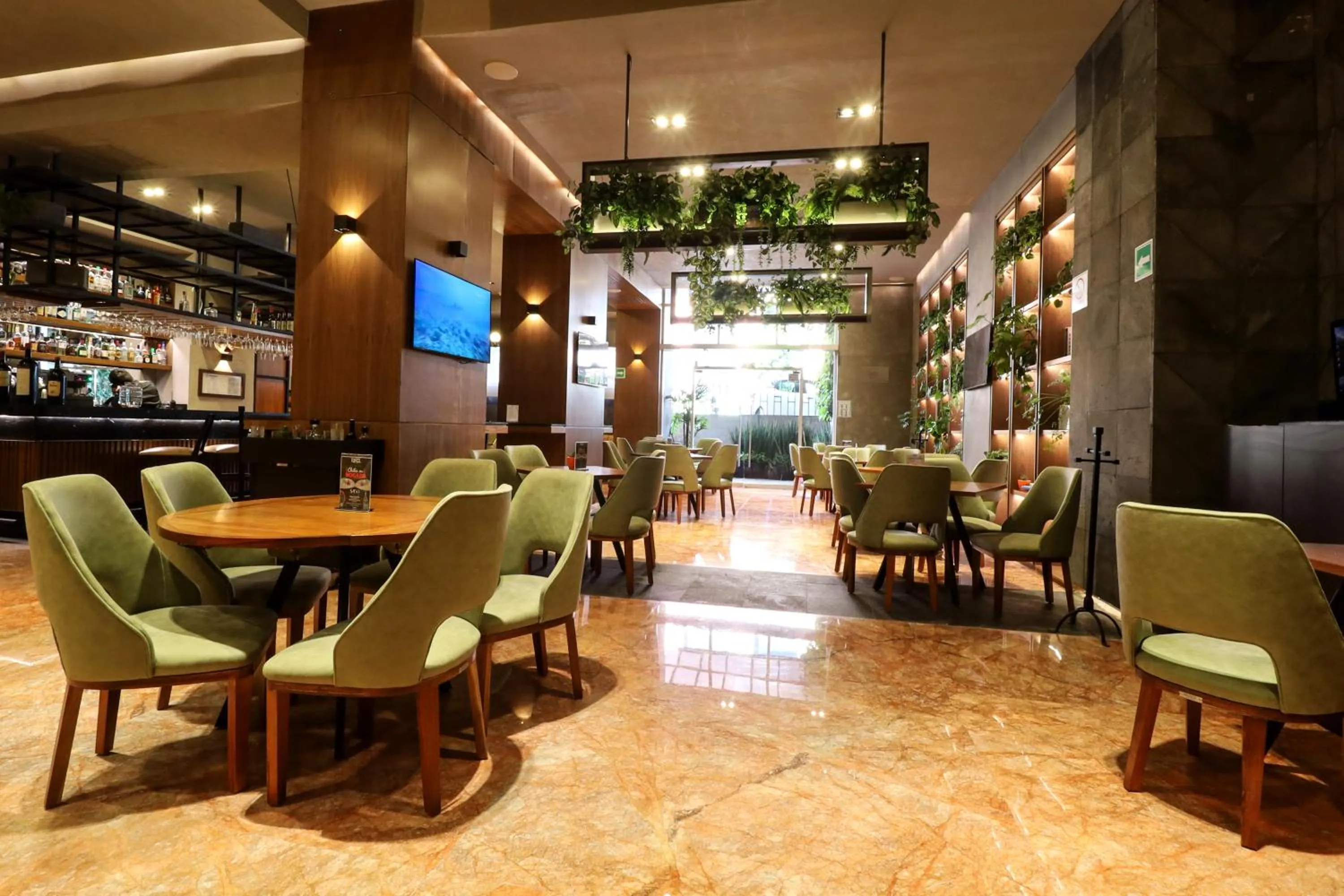 Restaurant/places to eat in St Isidro Suites Corporate Housing SPA & Wellness Center