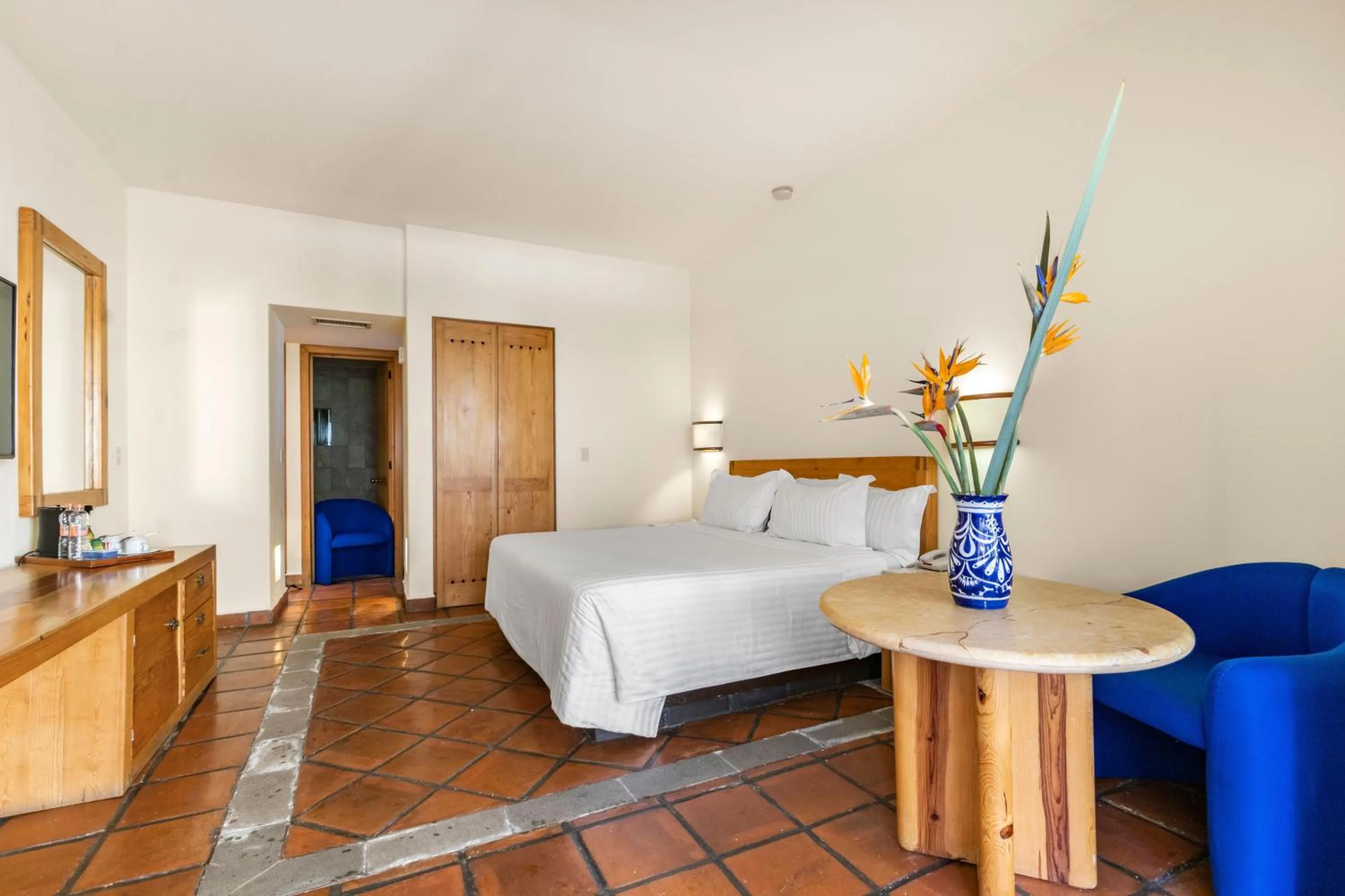 Bed in Hotel Rancho San Diego Grand Spa Resort