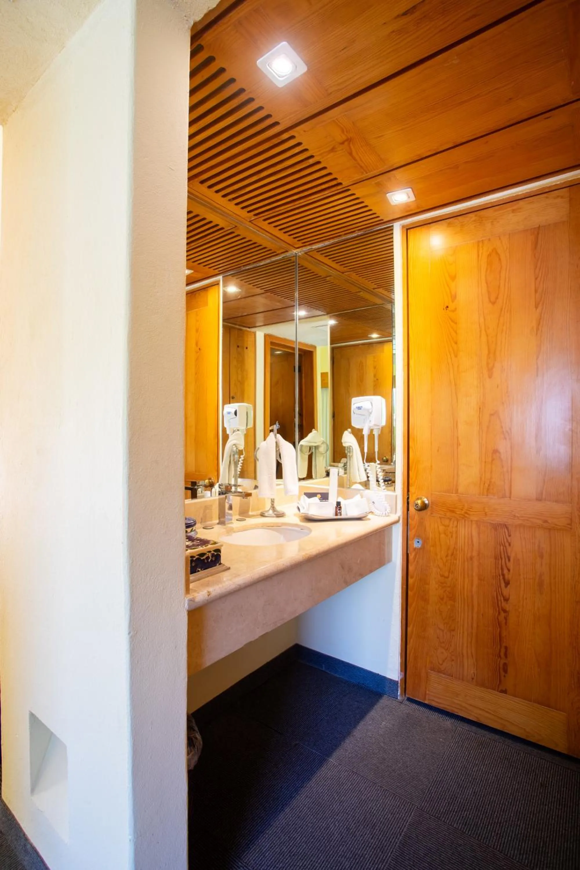 Hotel Rancho San Diego Grand Spa Resort