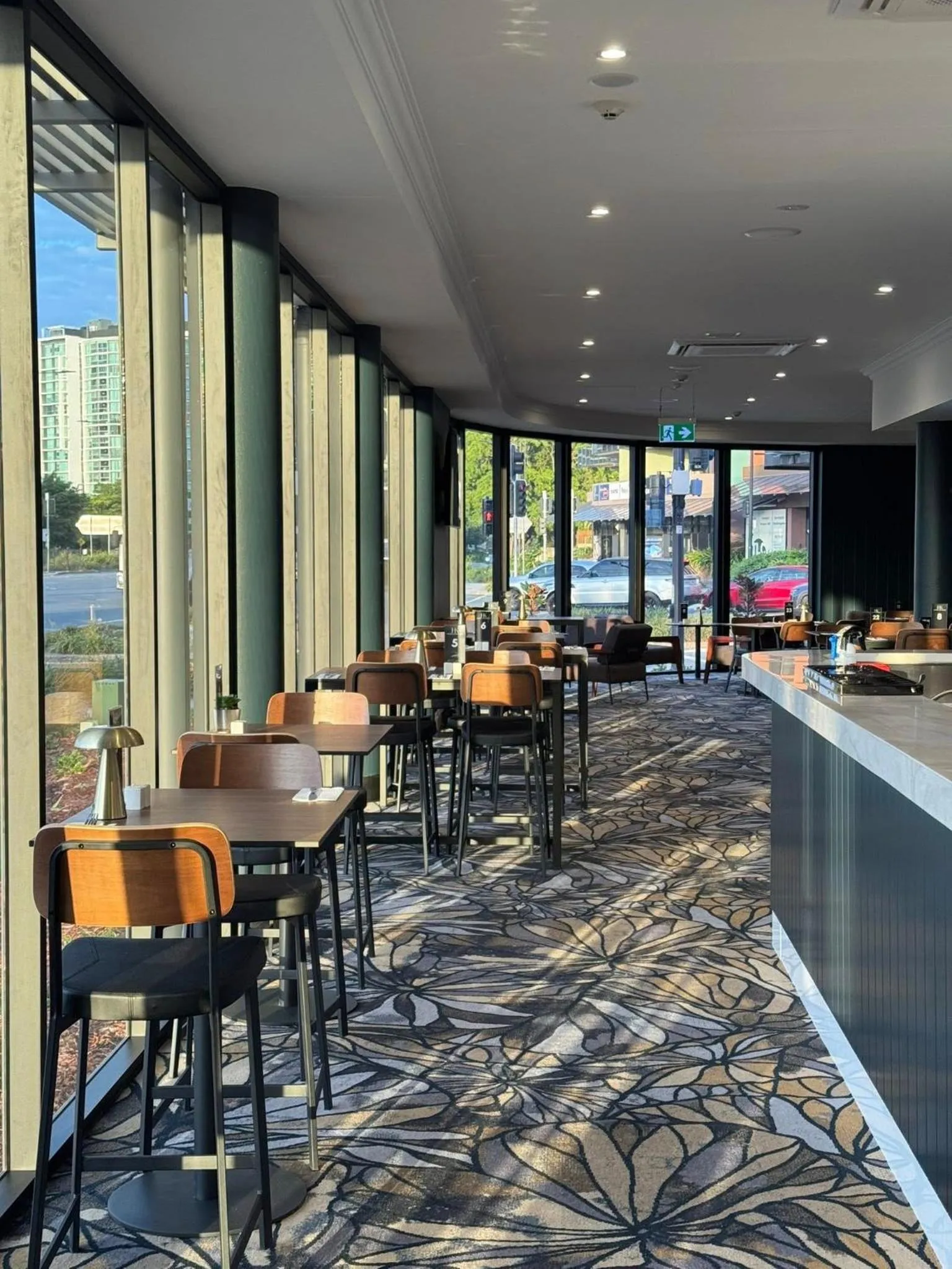 Restaurant/places to eat in Hotel Kingsley