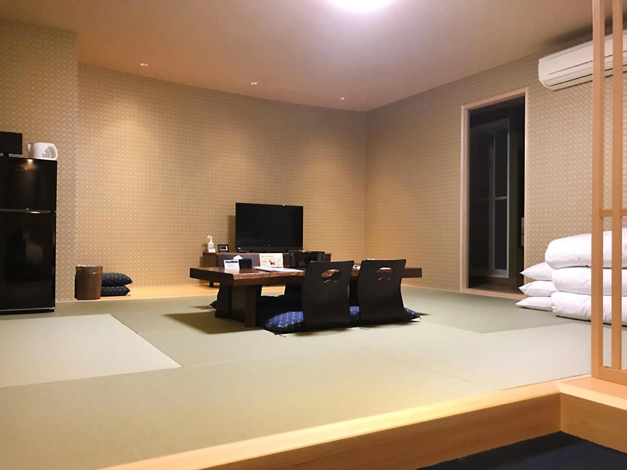 Photo of the whole room, Bed in Hotel Abest Osu Kannon Ekimae Hane no Yu