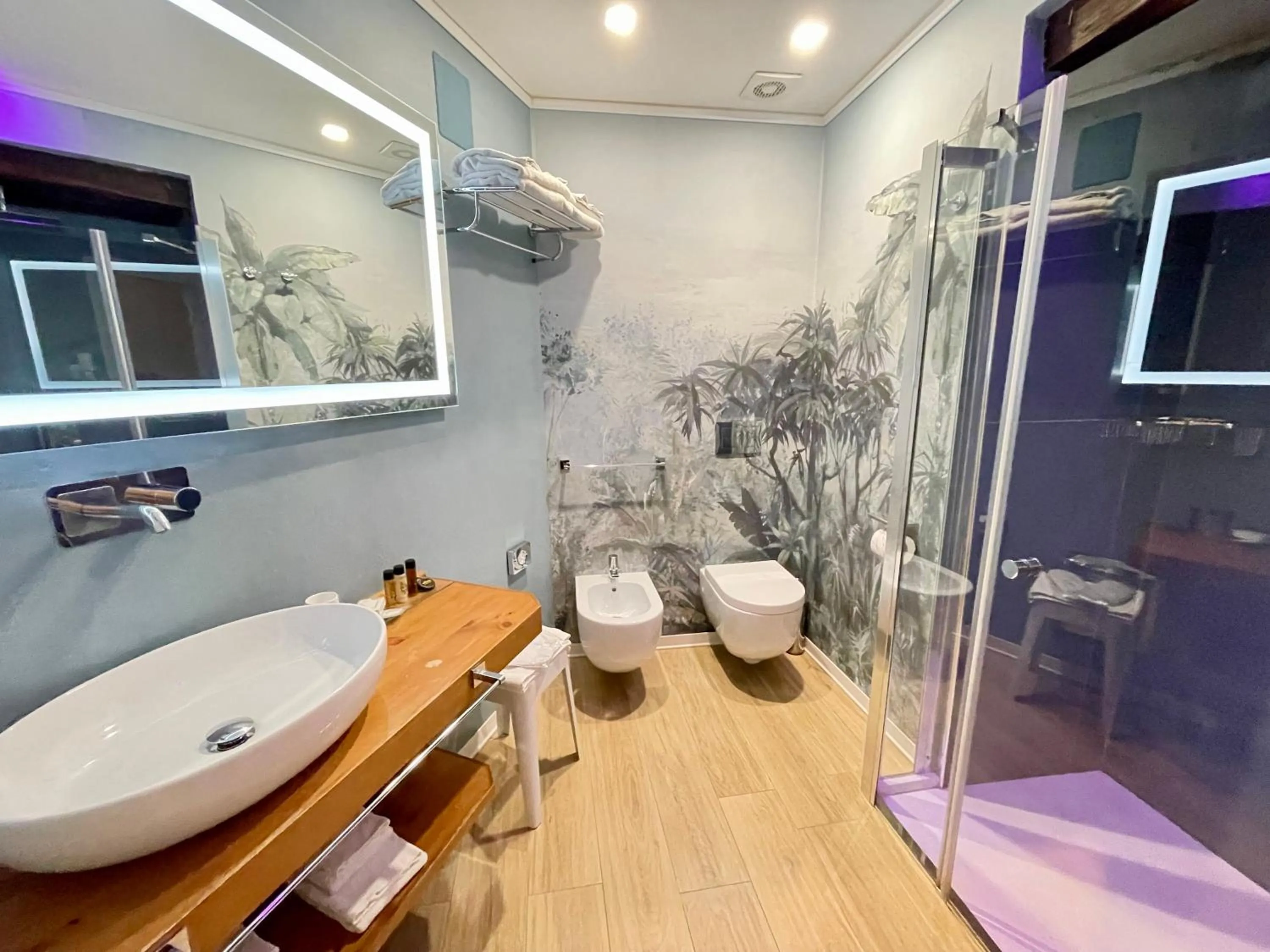 Bathroom in Bellaroto Suite & SPA