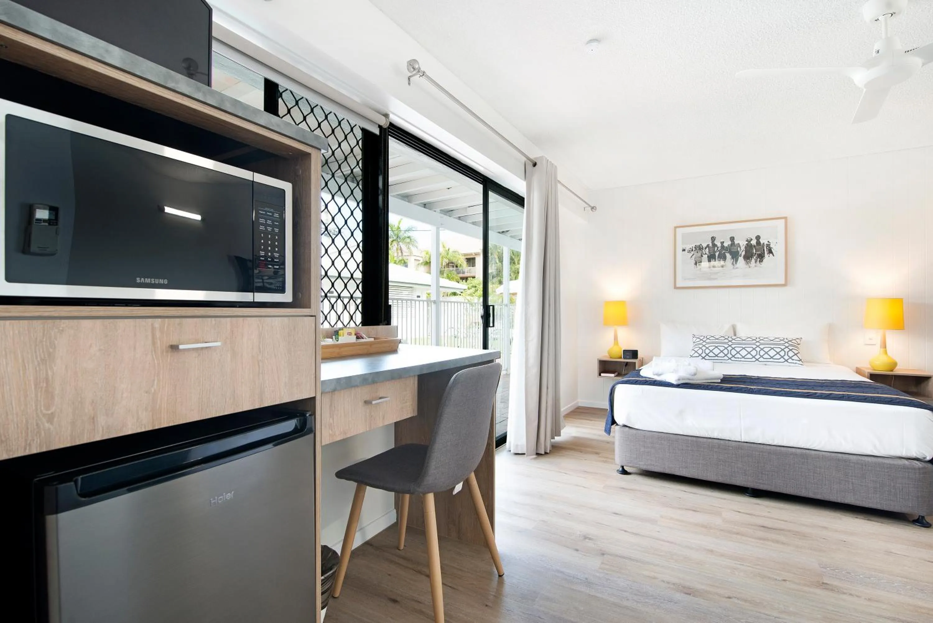 TV and multimedia, Bed in Blue Heron Boutique Motel