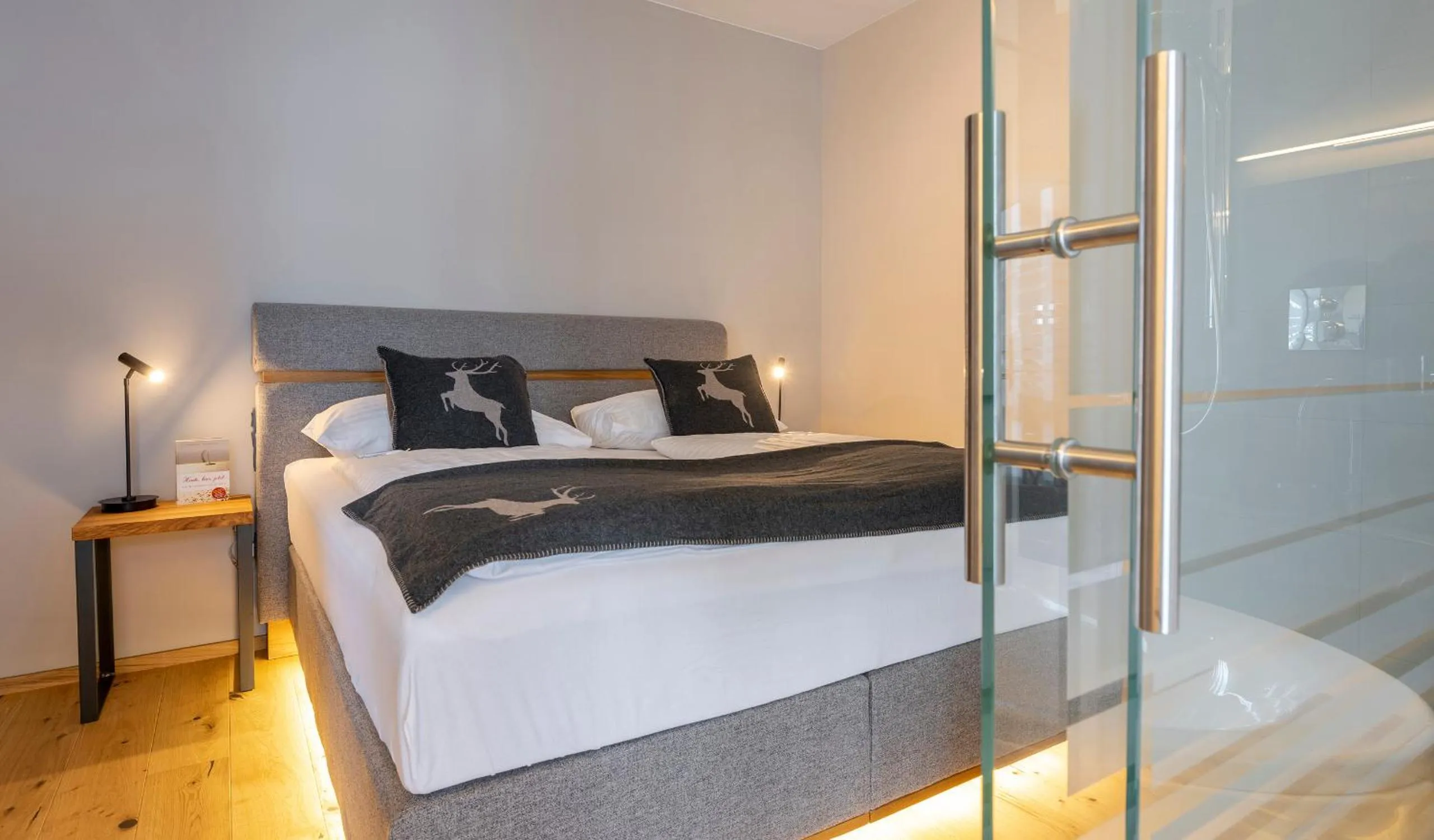 Bed in Hotel Residenz Hochalm - SKI IN -SKI OUT