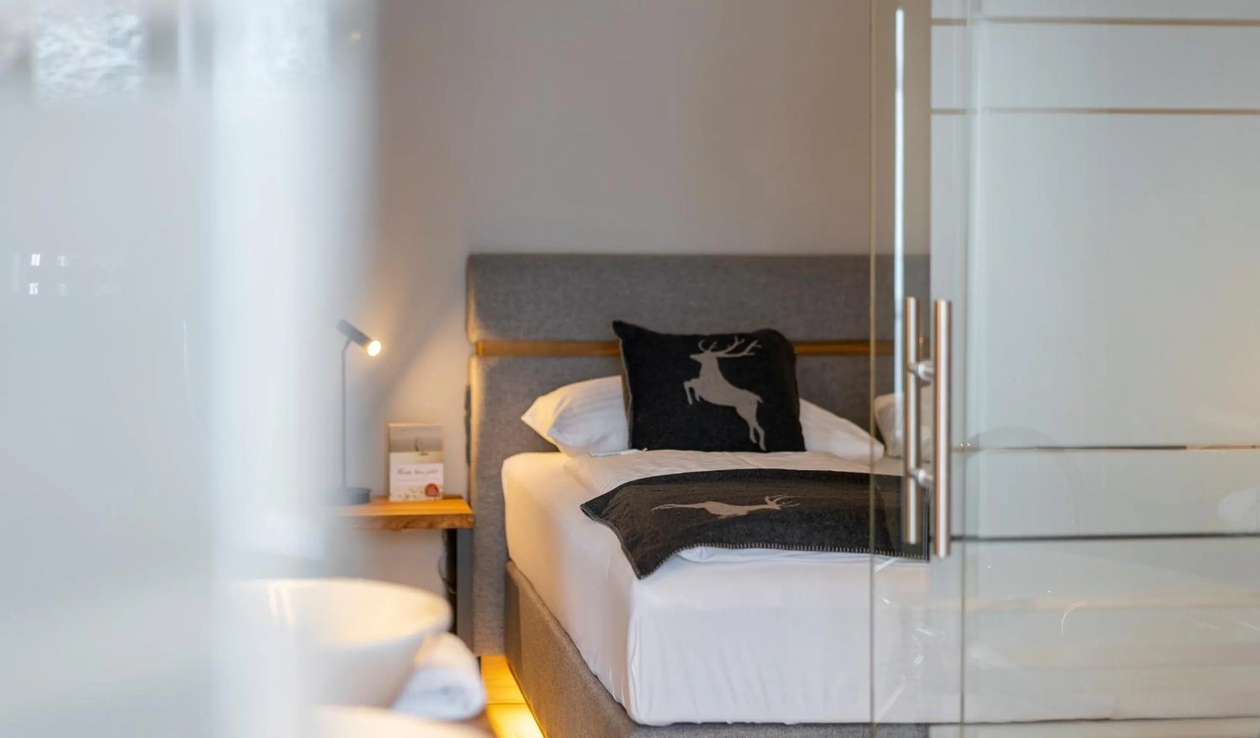 Bed in Hotel Residenz Hochalm - SKI IN -SKI OUT