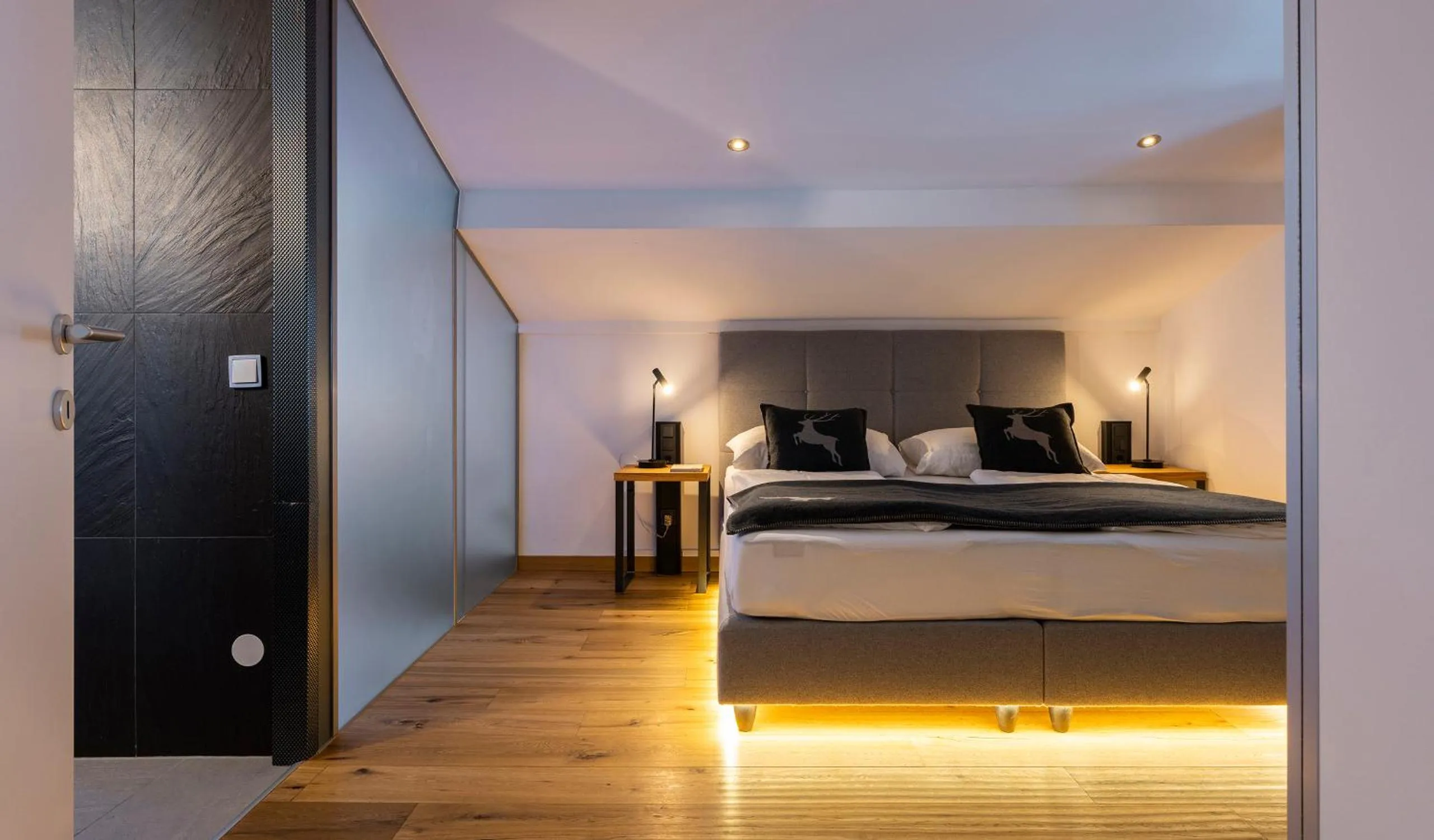 Bed in Hotel Residenz Hochalm - SKI IN -SKI OUT