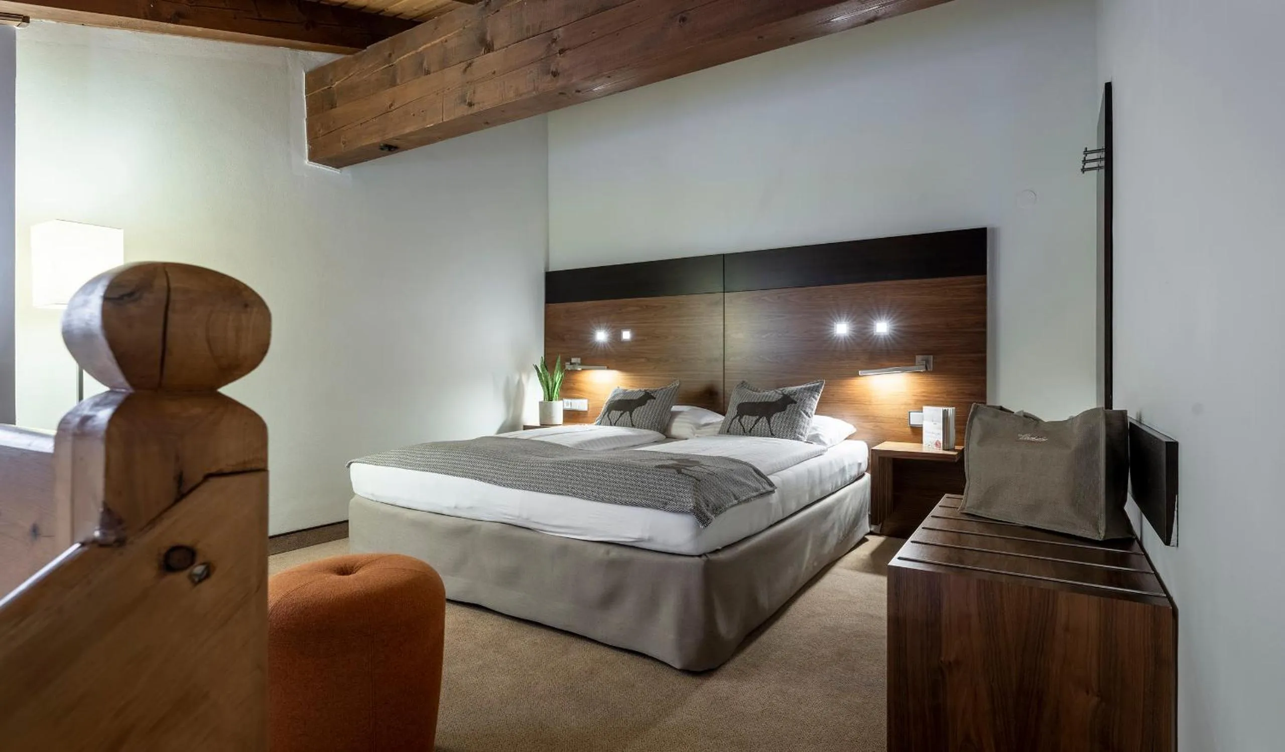 Bed in Hotel Residenz Hochalm - SKI IN -SKI OUT