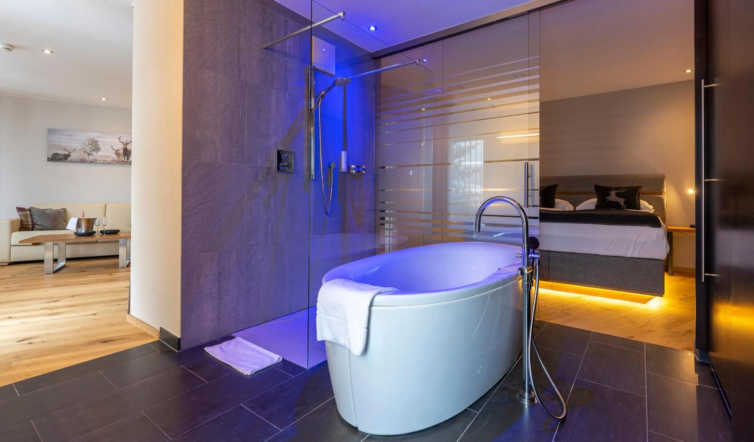 Bed in Hotel Residenz Hochalm - SKI IN -SKI OUT