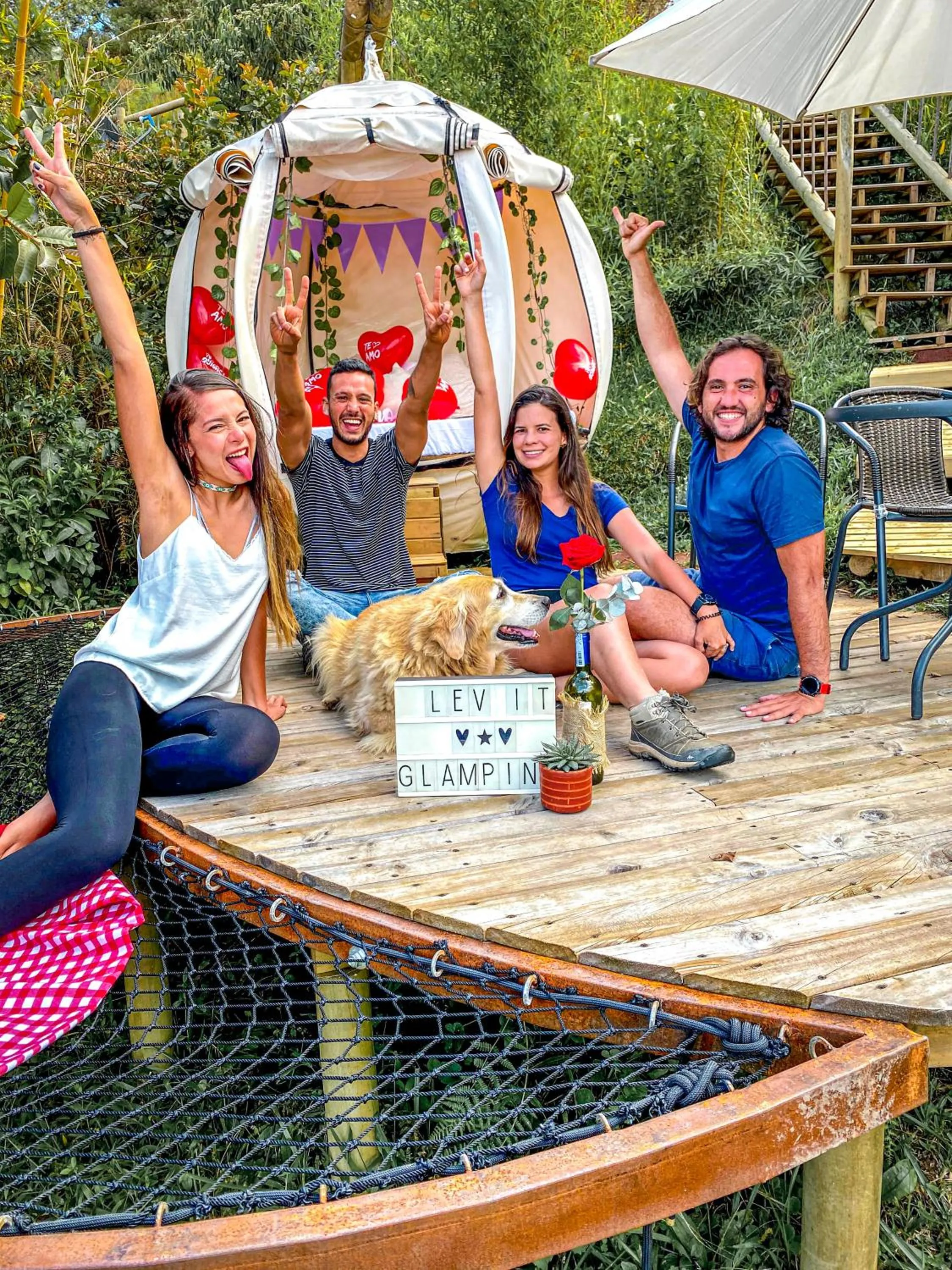 People in Levit Glamping - Hotel Guatapé Peñol