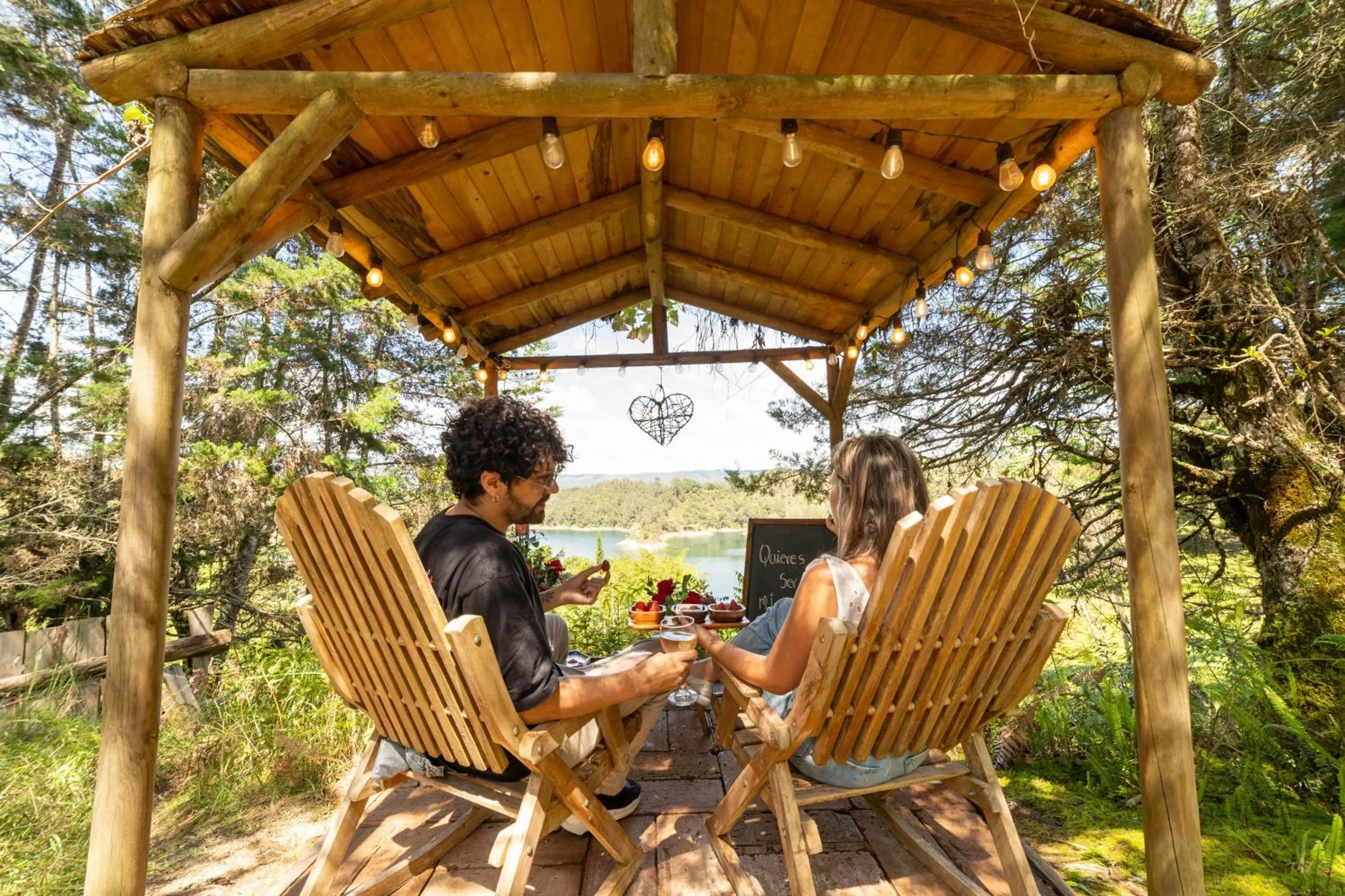 Guests in Levit Glamping - Hotel Guatapé Peñol