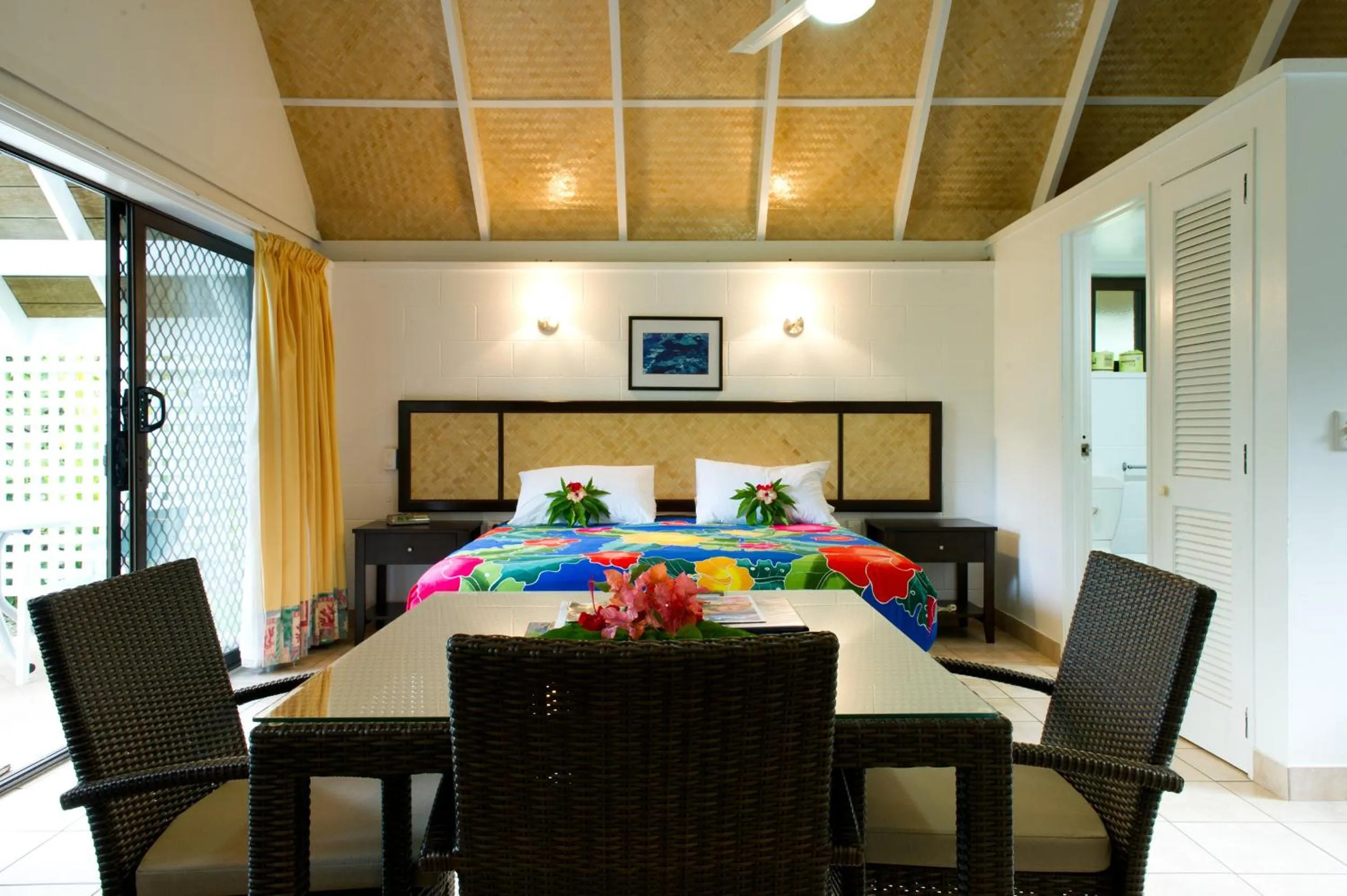 Bed in Palm Grove