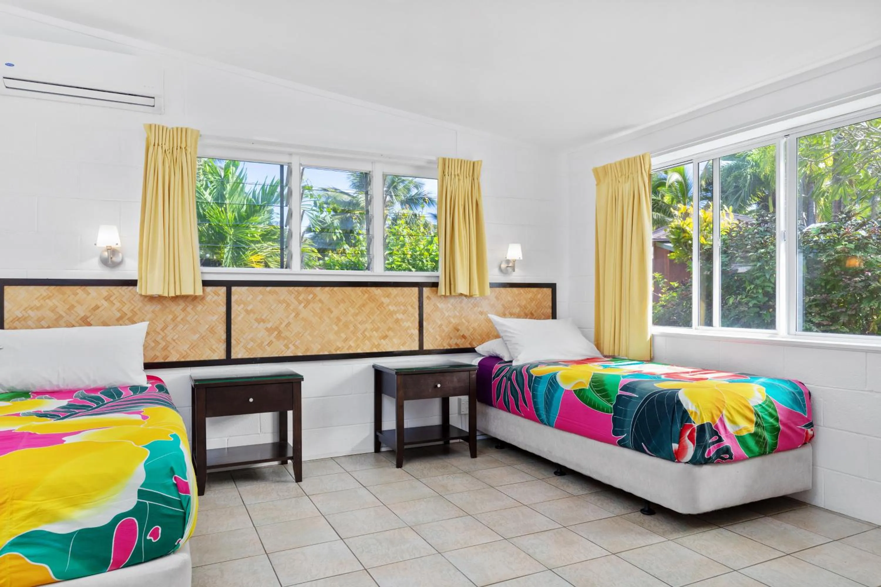 Bed in Palm Grove