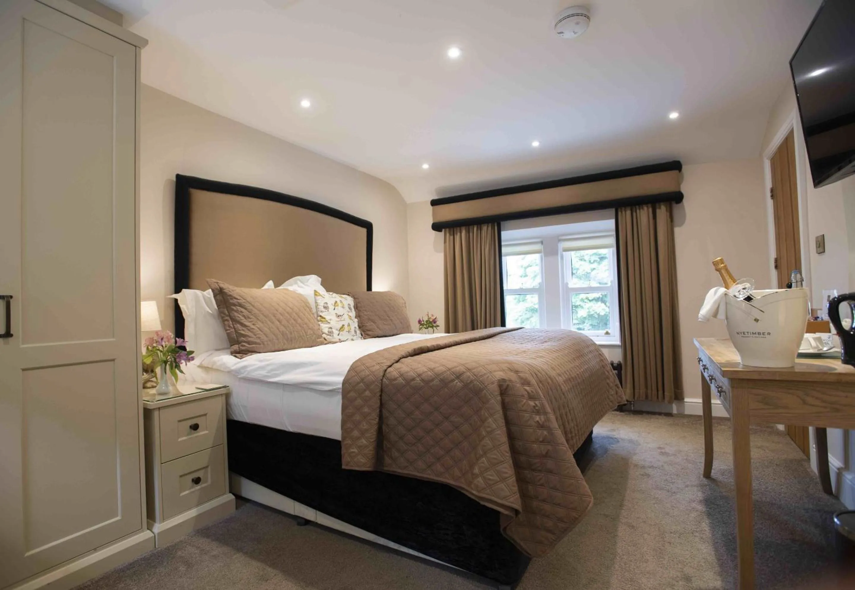 Bedroom, Bed in Timble Inn