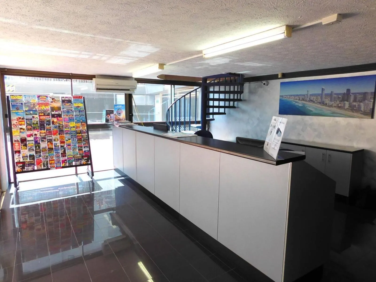 Lobby or reception in Broadbeach Travel Inn Apartments